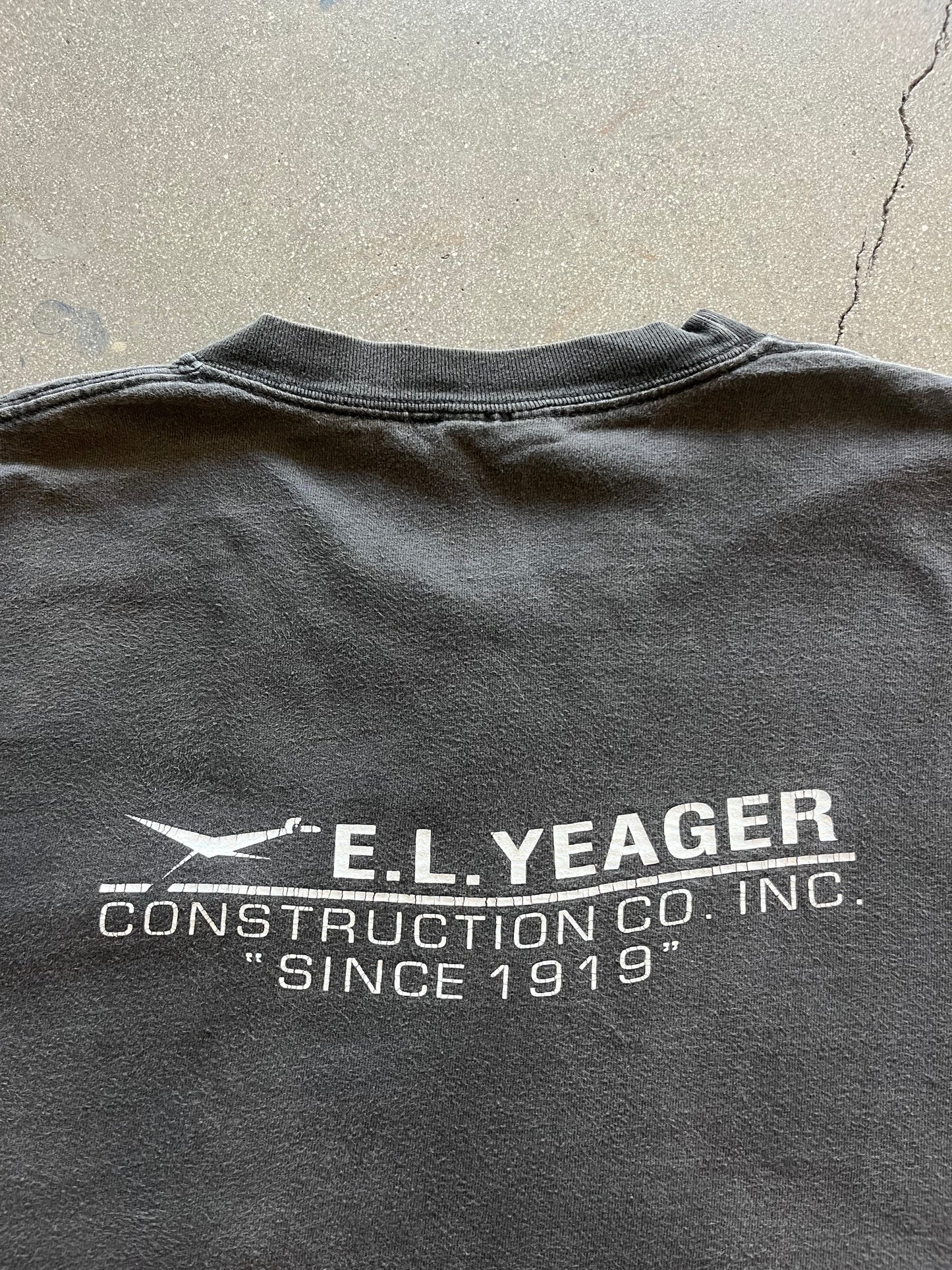 2000’S FADED CONSTRUCTION POCKET TEE - XL