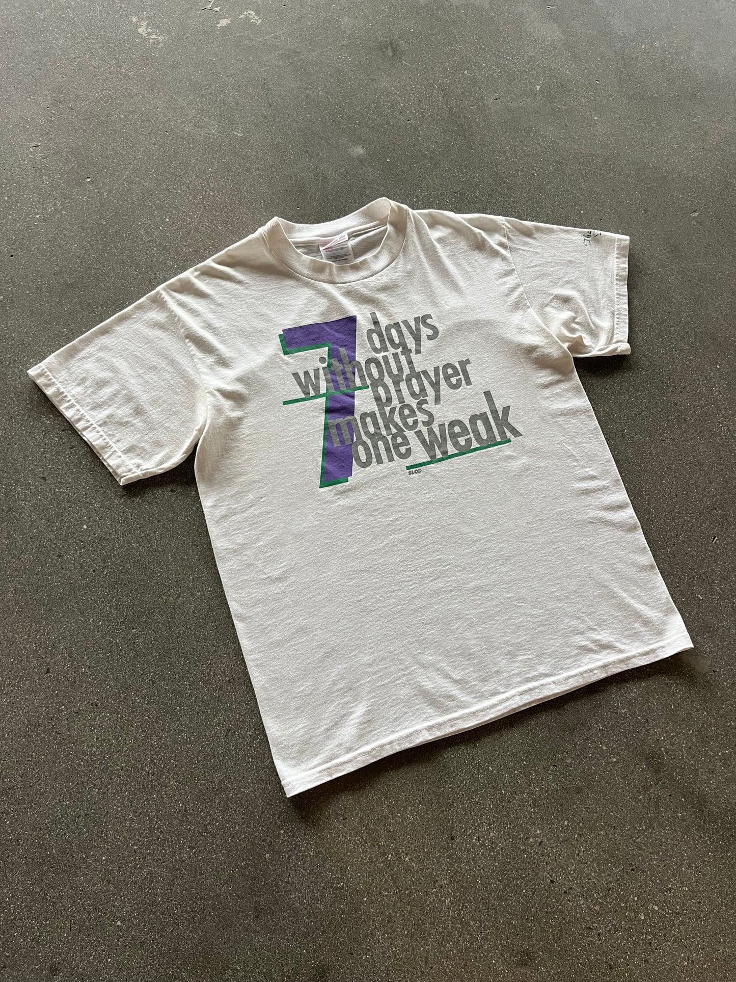 2000’S “7 DAYS WITHOUT PRAYER” TEE - BOXY M/L