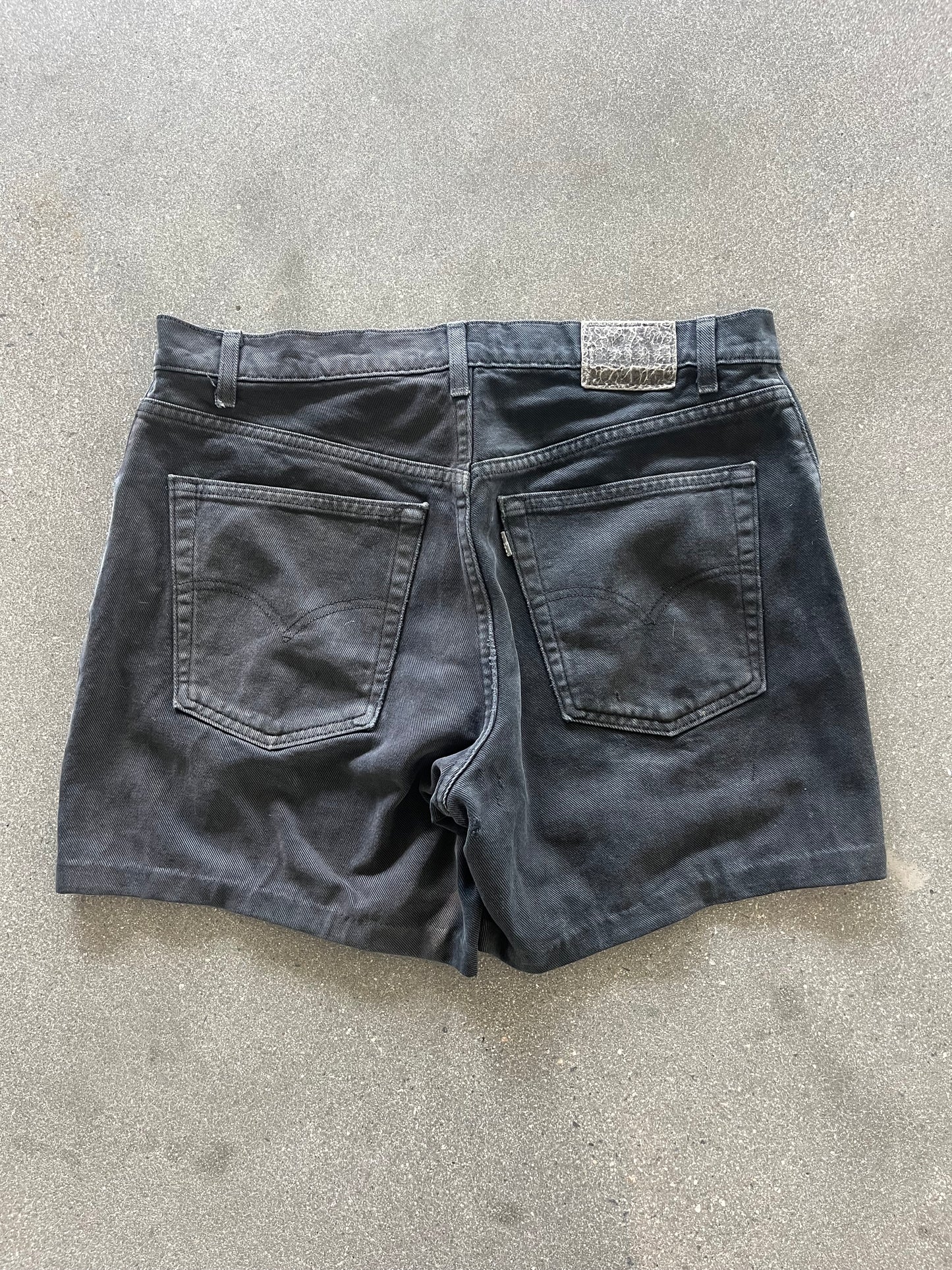 90’S BLACK BAGGY LEVI’S SILVERTAB JORTS - 32