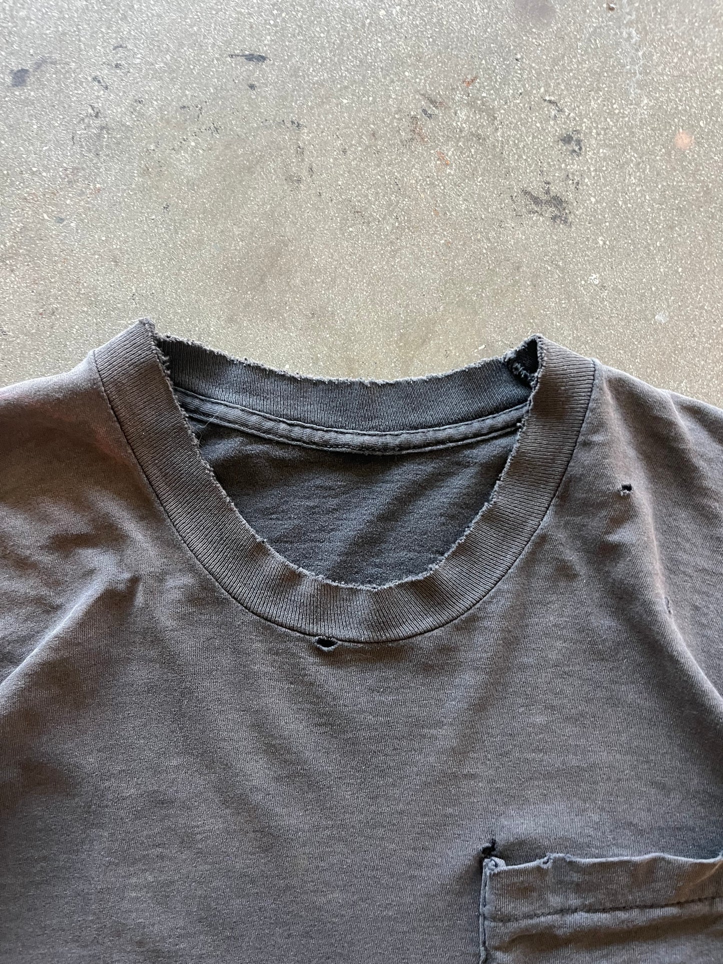 90’S DISTRESSED SUNFADED BLACK SELVEDGE POCKET TEE - BOXY M
