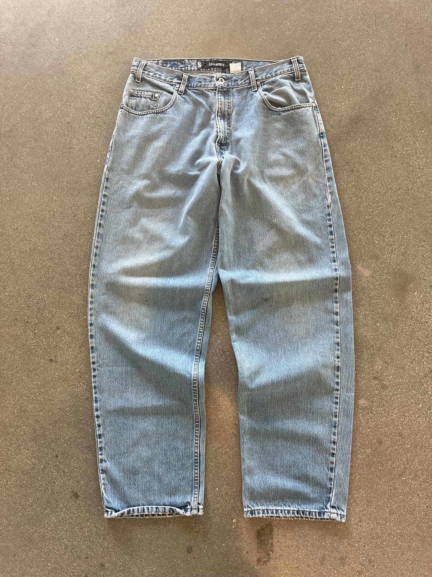 90’S BAGGY LEVI’S SILVERTABS - 36
