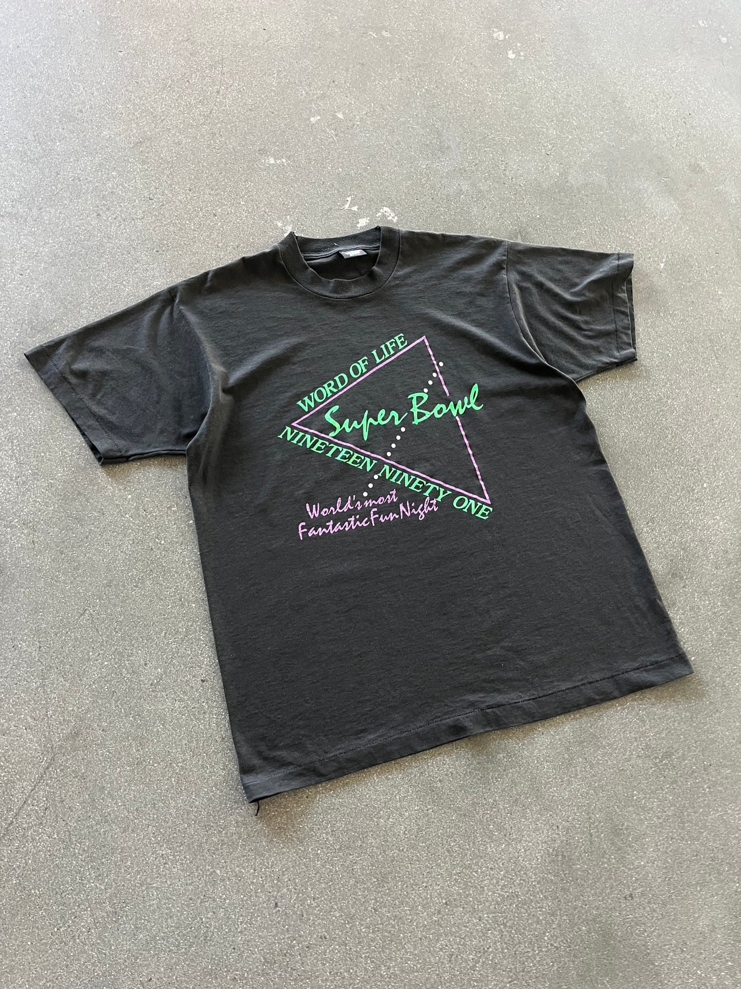 90’S “WORLD OF LIFE” TEE - L/XL