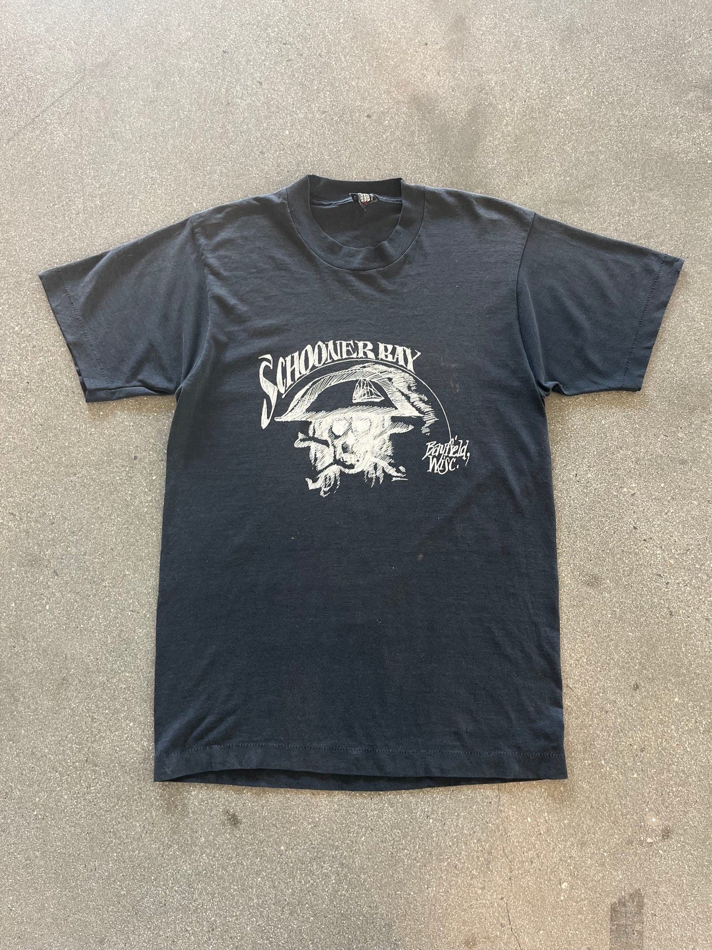 90’S “SCHOONER BAY” SKULL TEE - M