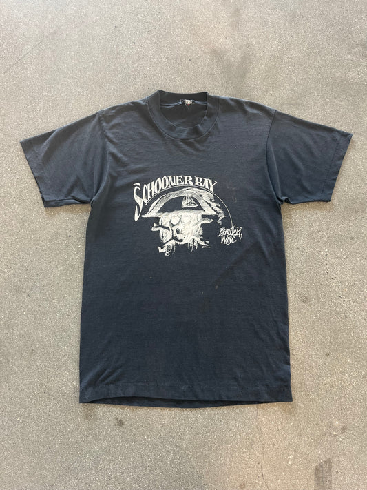 90’S “SCHOONER BAY” SKULL TEE - M