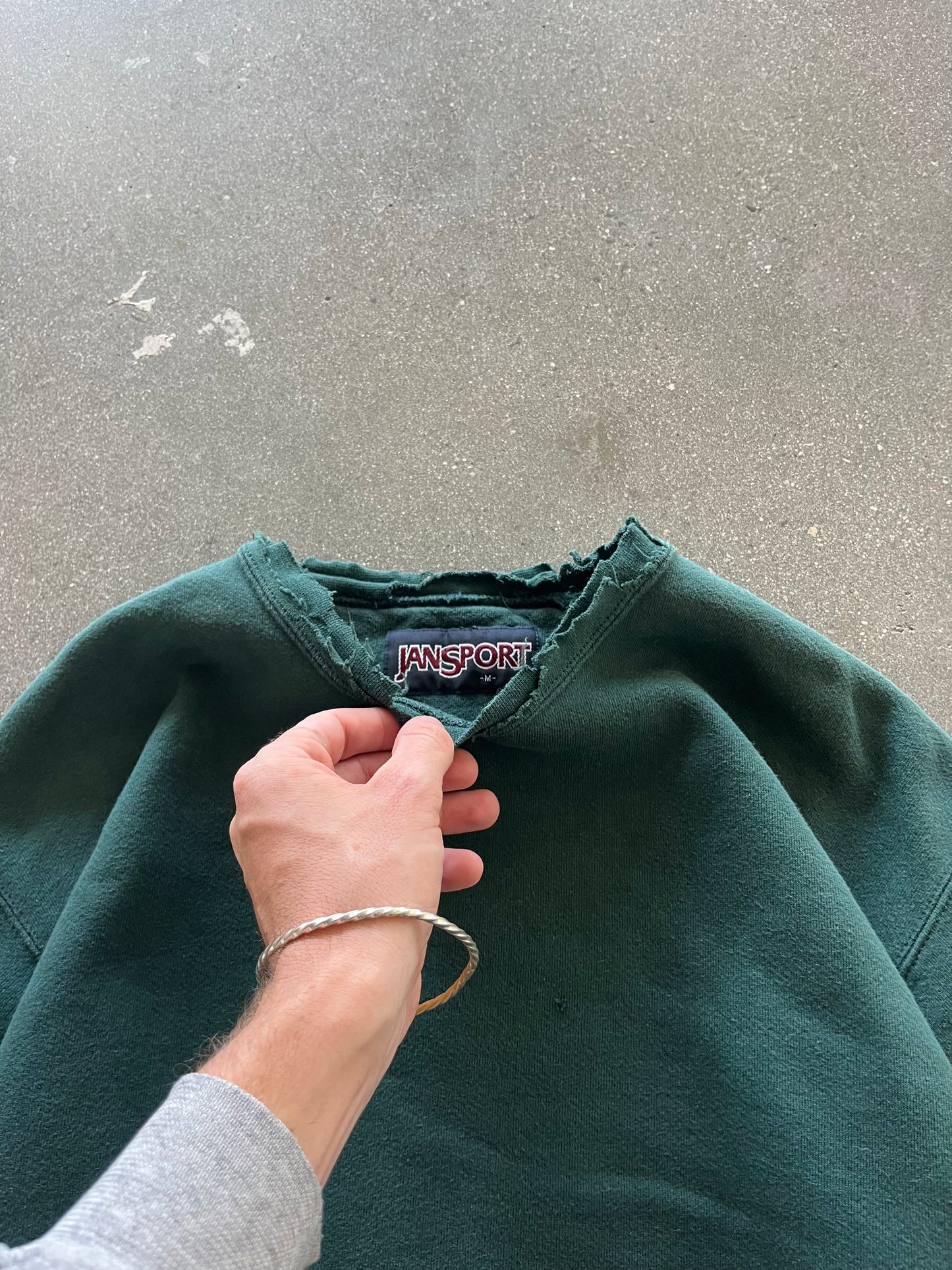 90’S FOREST GREEN DISTRESSED CREWNECK - BOXY M
