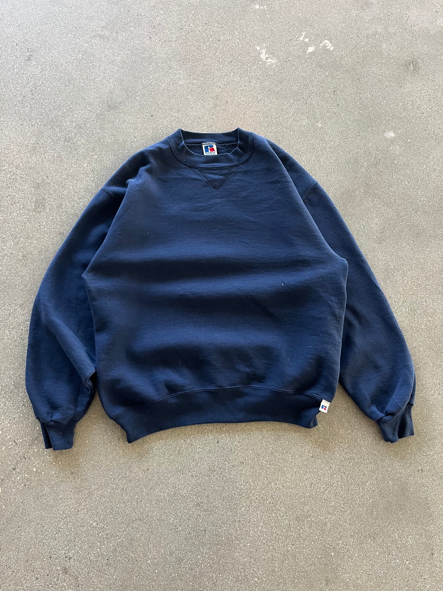 90’S NAVY BLUE RUSSELL CREWNECK - BOXY M