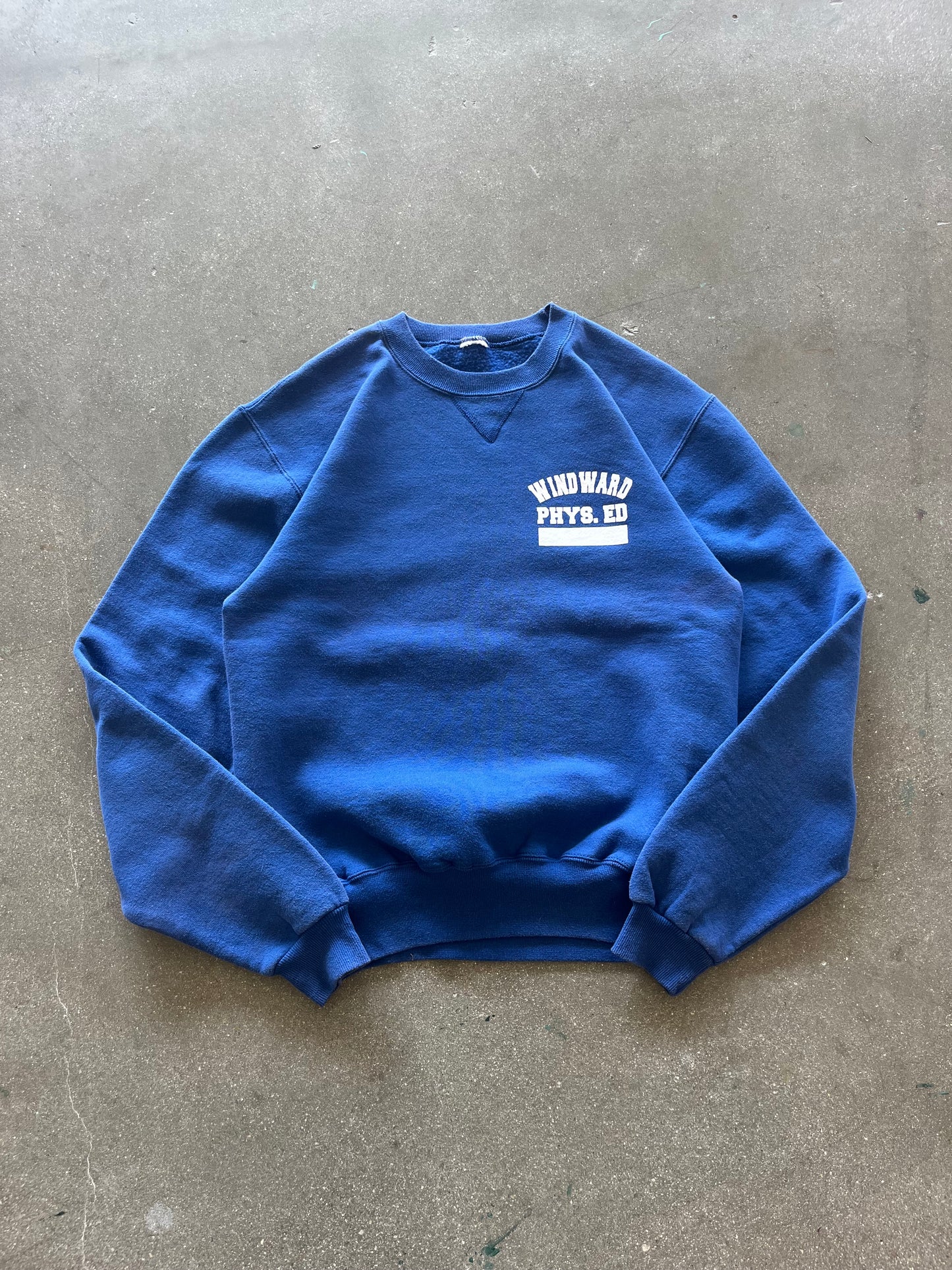 90’S PRIMARY BLUE “WINDWARD P.E.” RUSSELL CREWNECK - BOXY M