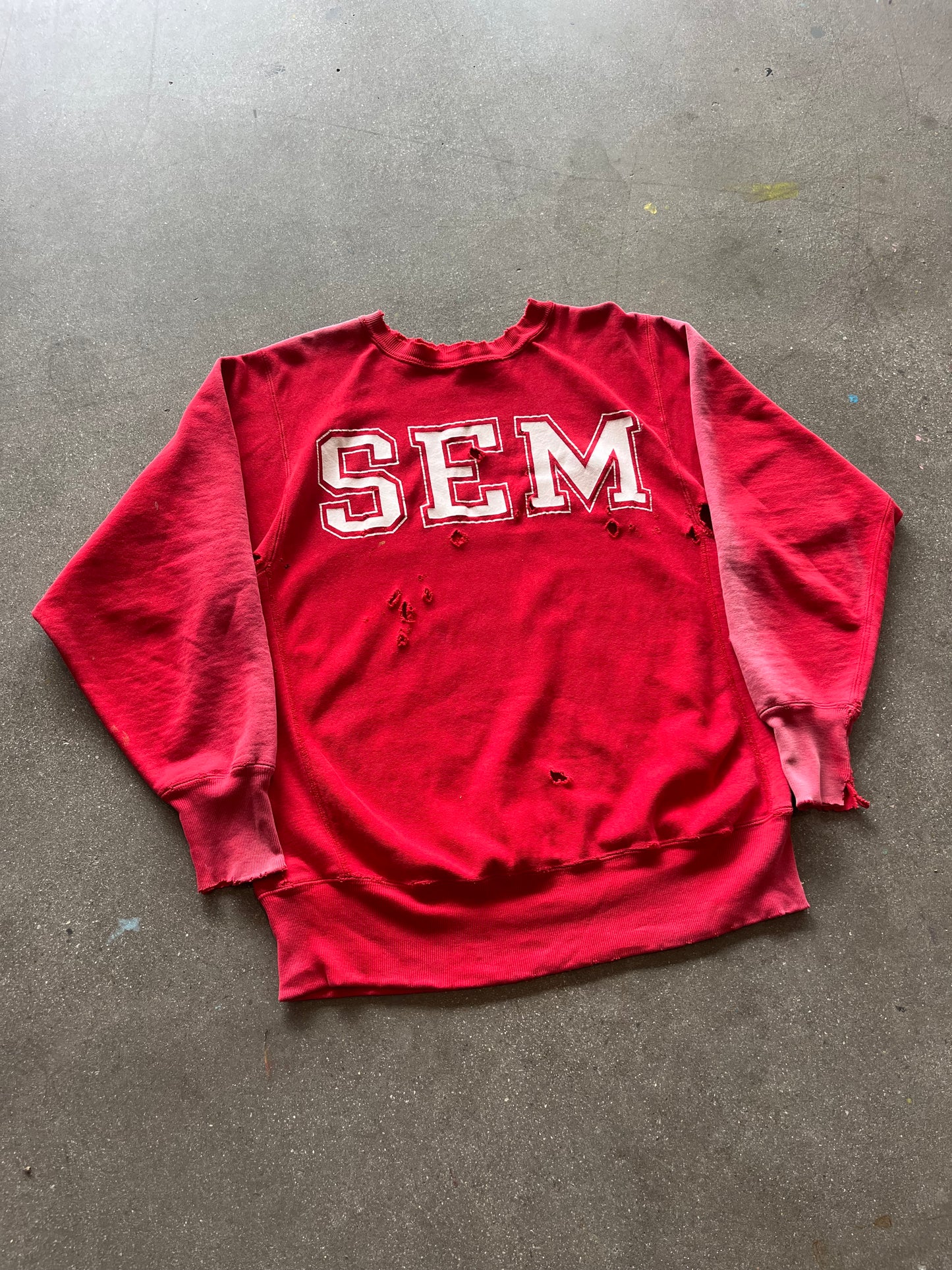 90’S DISTRESSED “SEM” SUNFADED CHAMPION REVERSE WEAVE - BOXY L