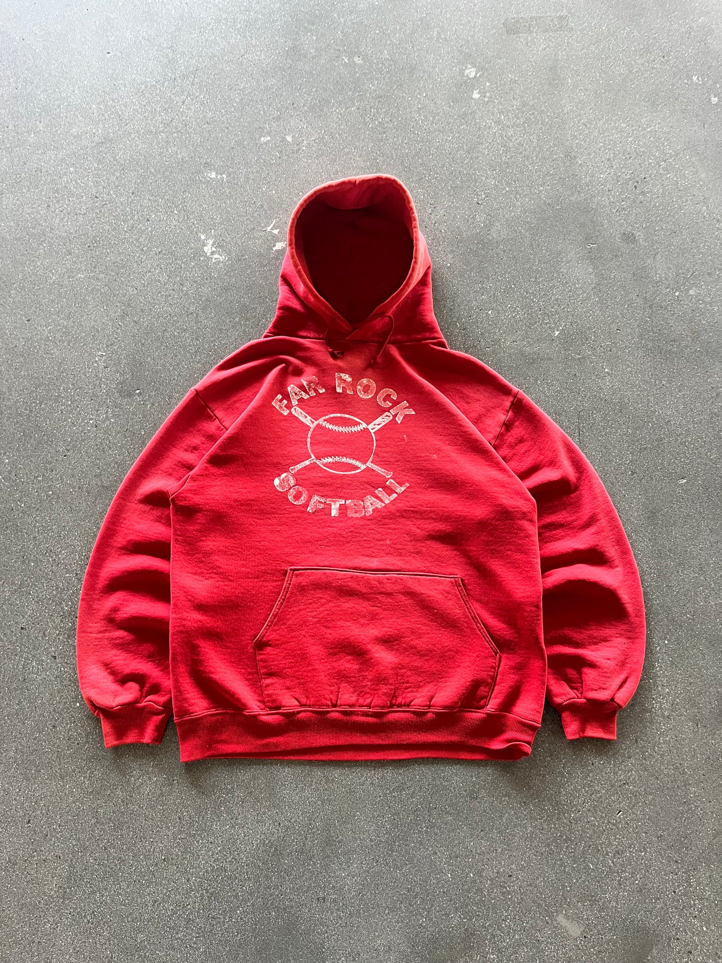 80’S SUNFADED RED “FAR ROCK SOFTBALL” RUSSELL HOODIE - M/L