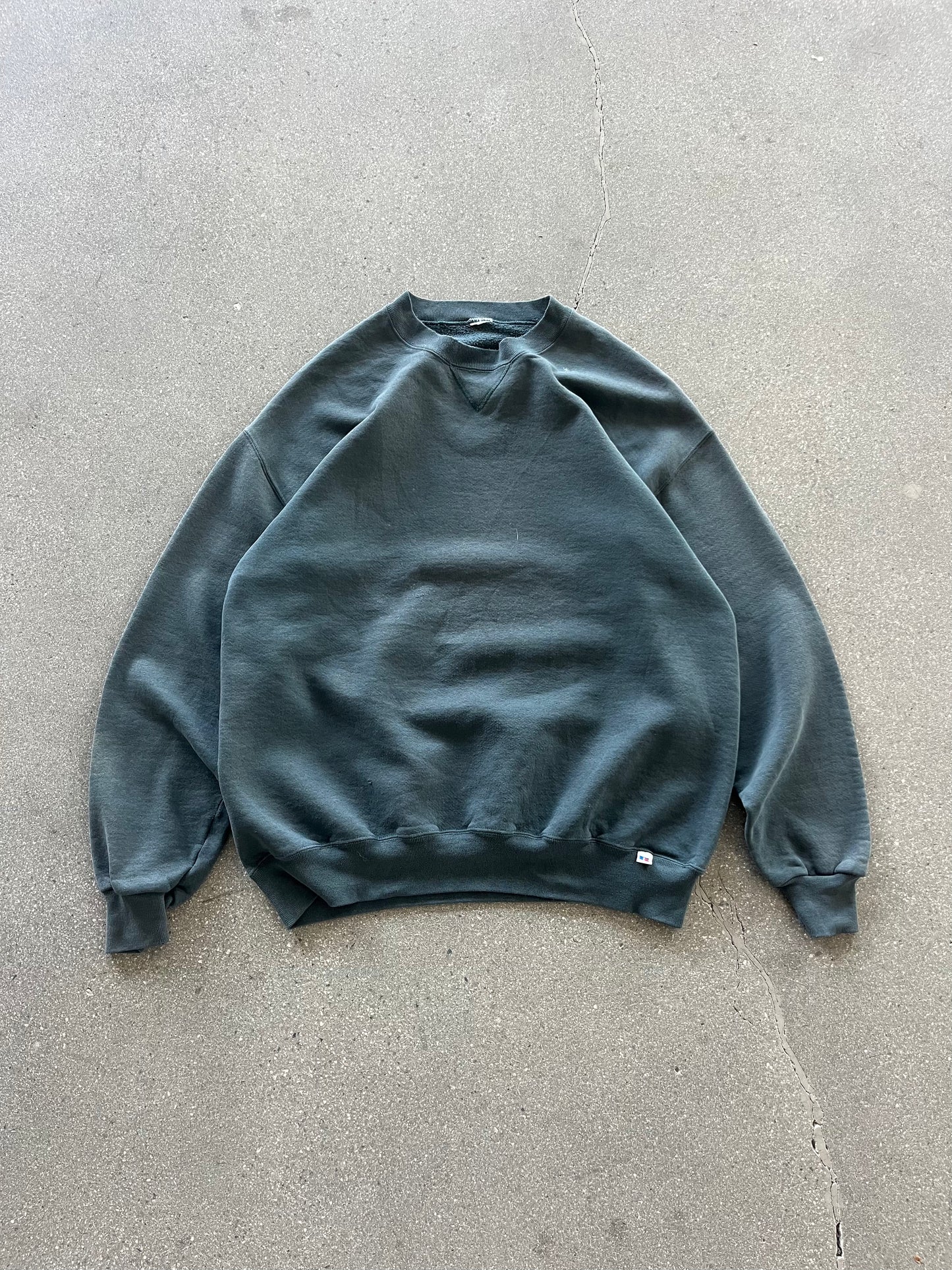 90’S FADED FOREST GREEN RUSSELL ATHLETIC CREWNECK - BOXY L