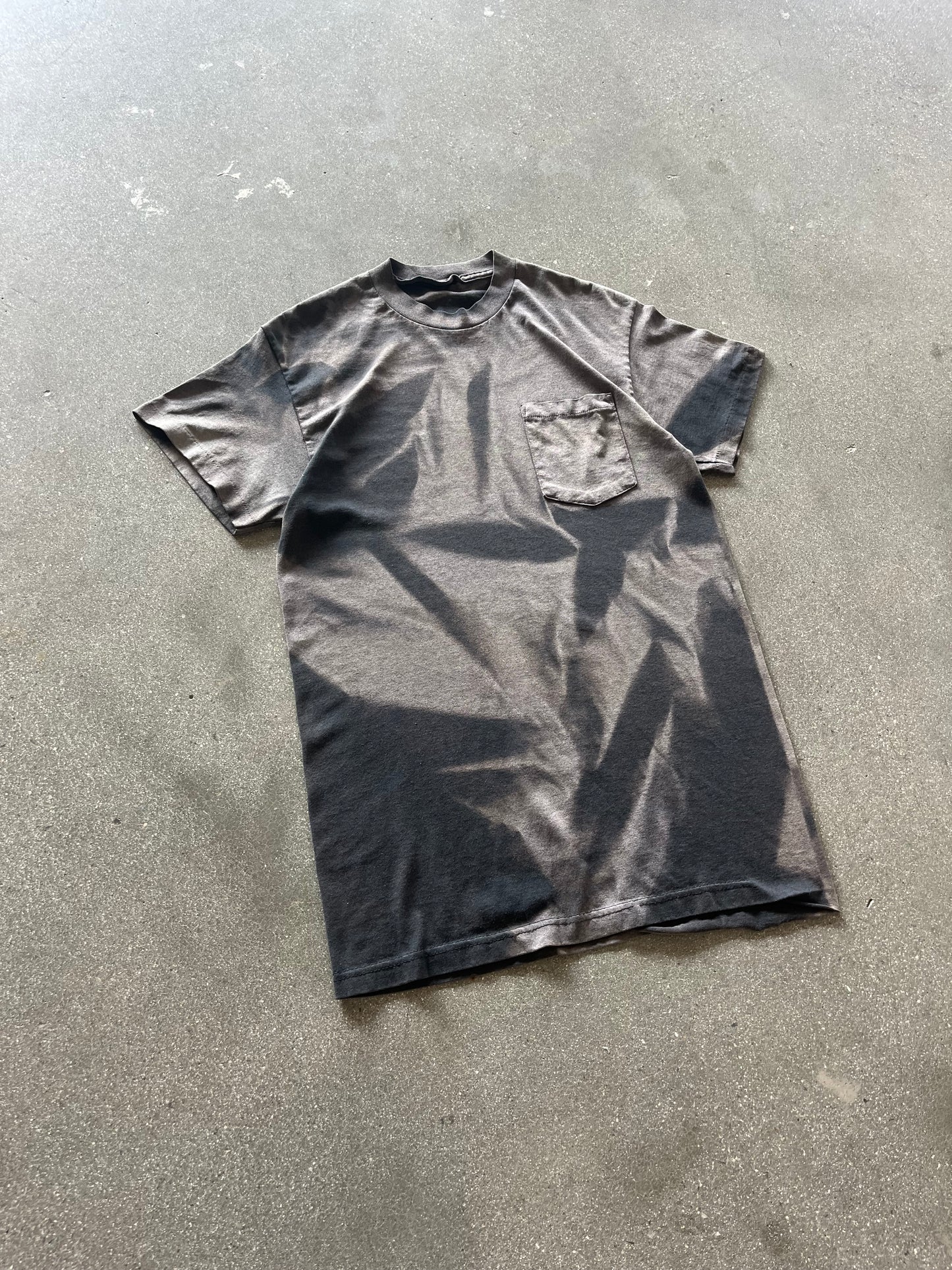 90’S SUNFADED BLACK/CHARCOAL SELVEDGE POCKET TEE - M