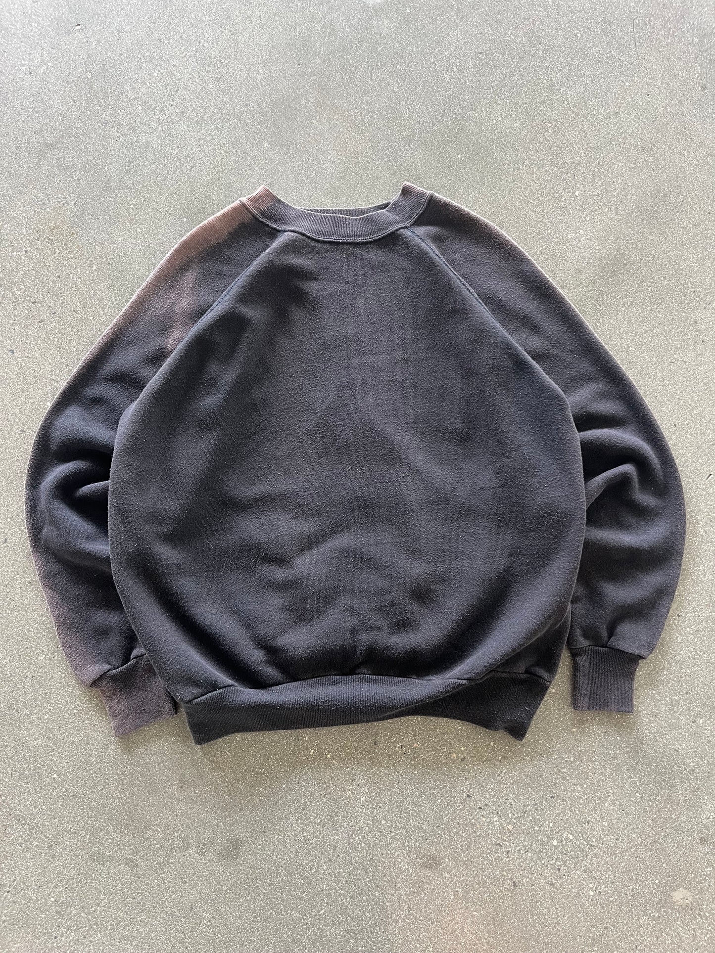 90’S SUNFADED BLACK RAGLAN CREWNECK - BOXY M