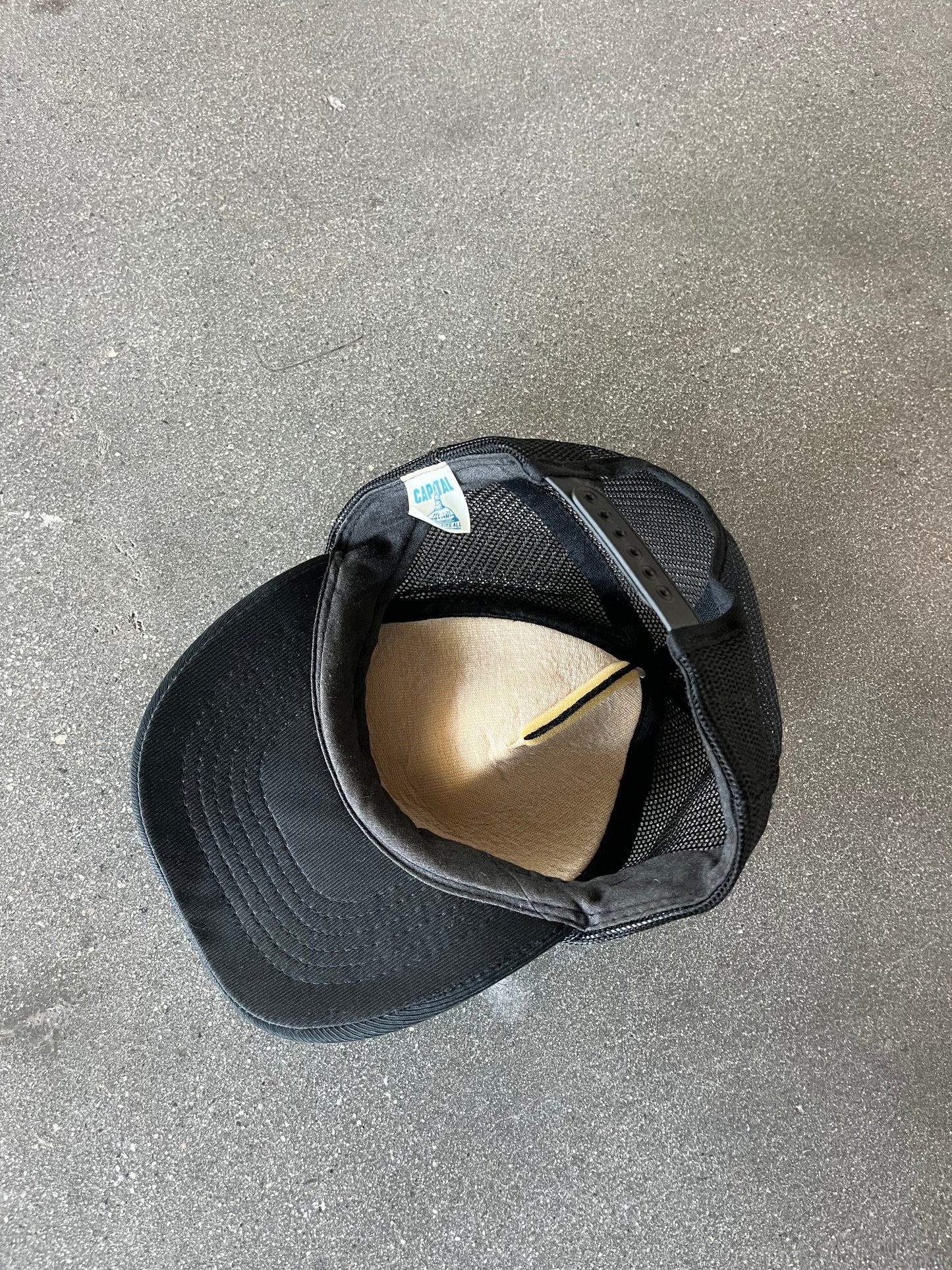 90’S “NORTHEAST FIREARMS” TRUCKER - ONE SIZE