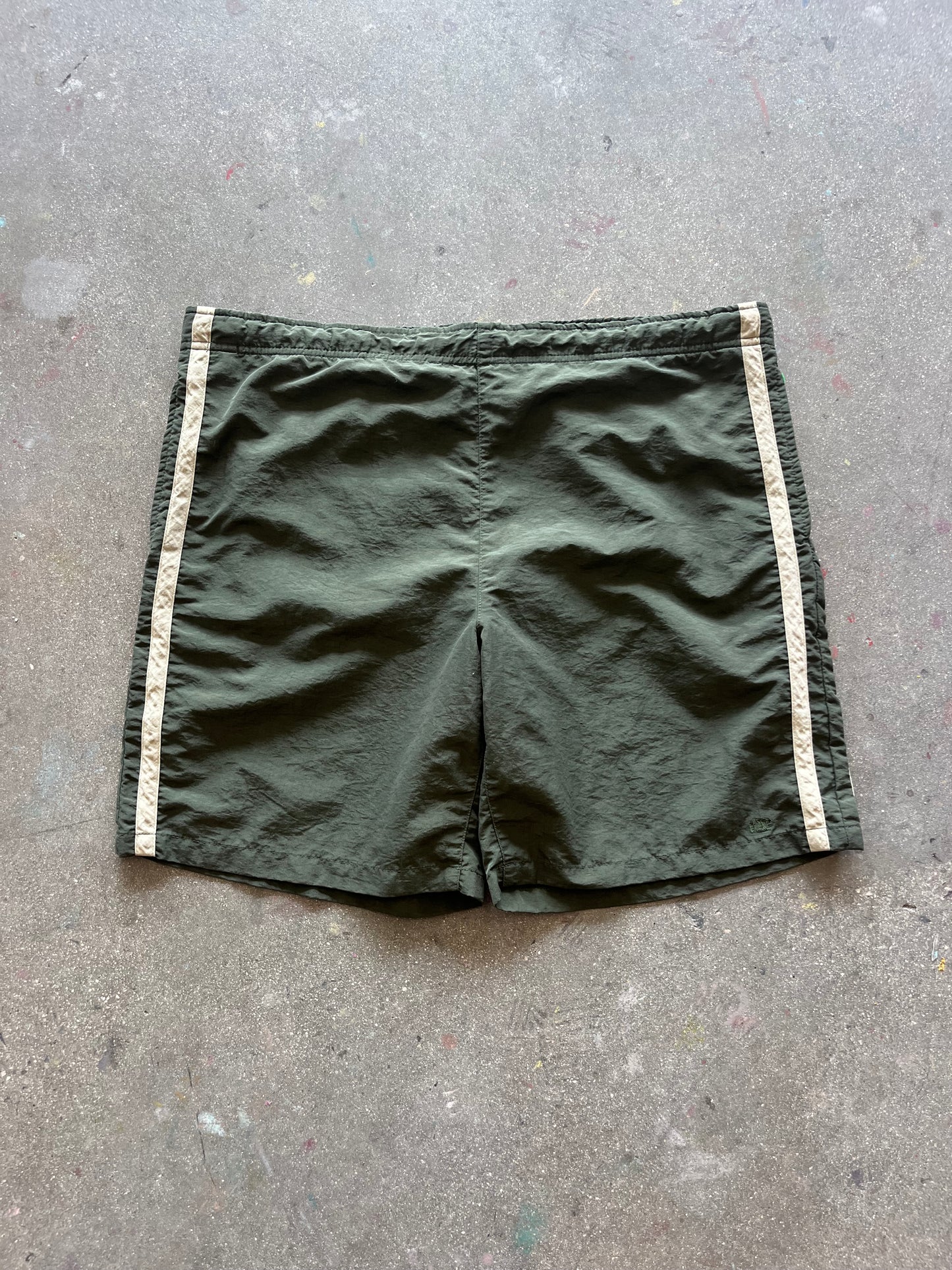 2000’S FOREST GREEN GAP NYLON SHORTS - M