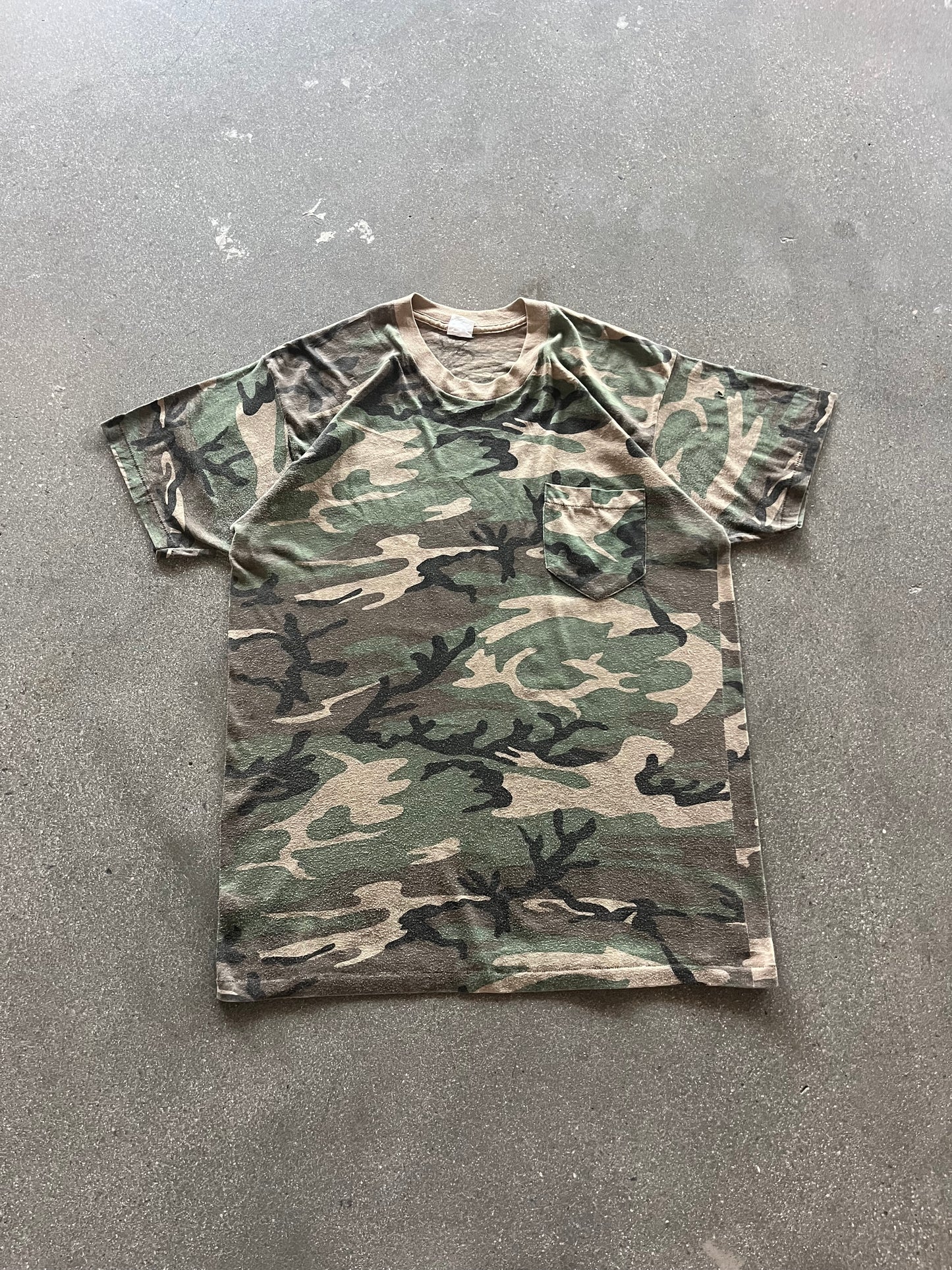 90’S ARMY CAMO SELVEDGE POCKET TEE - L