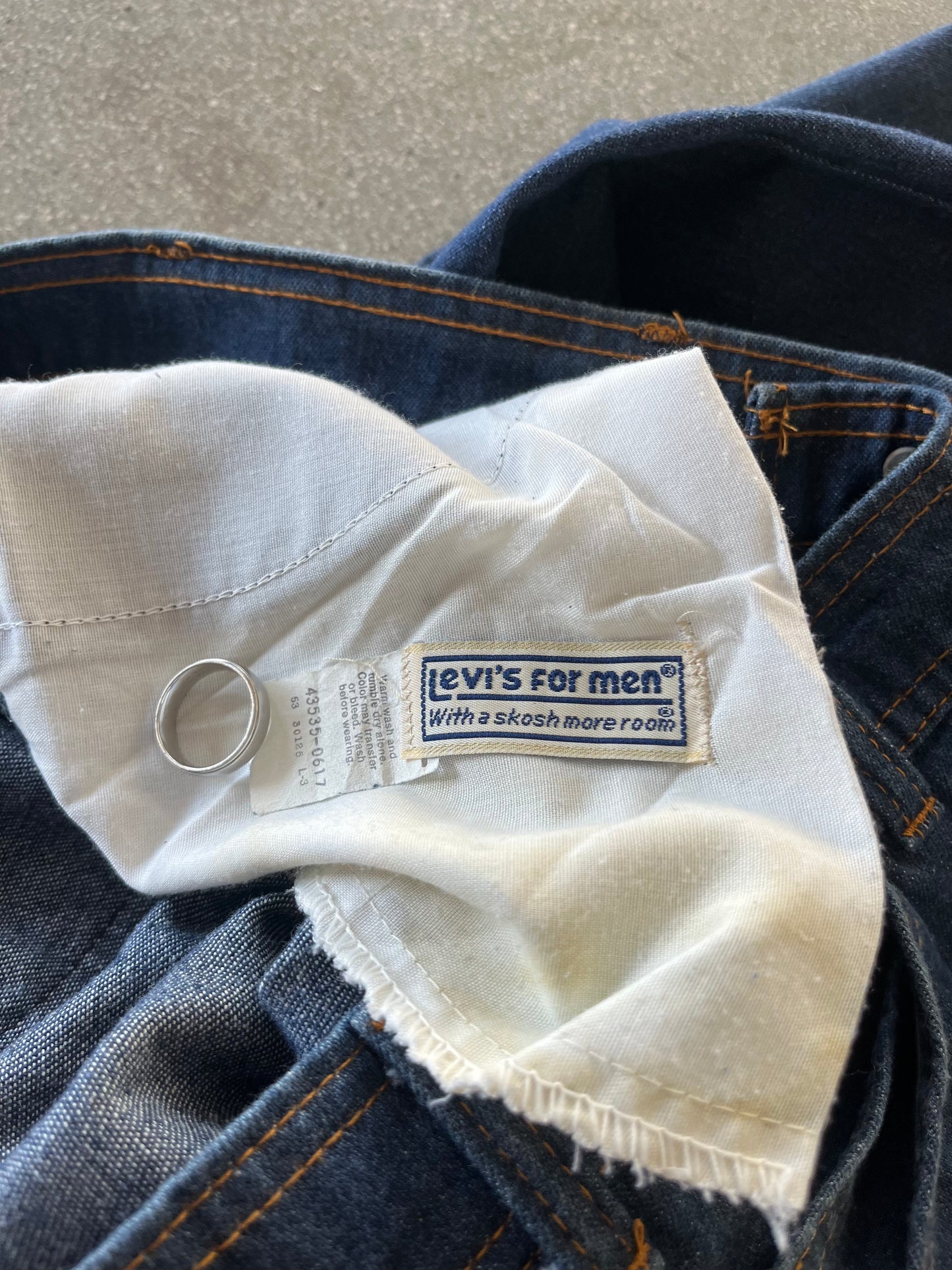 70’S ORANGE TAB LEVI’S WIDE LEG RAW DENIM - 32