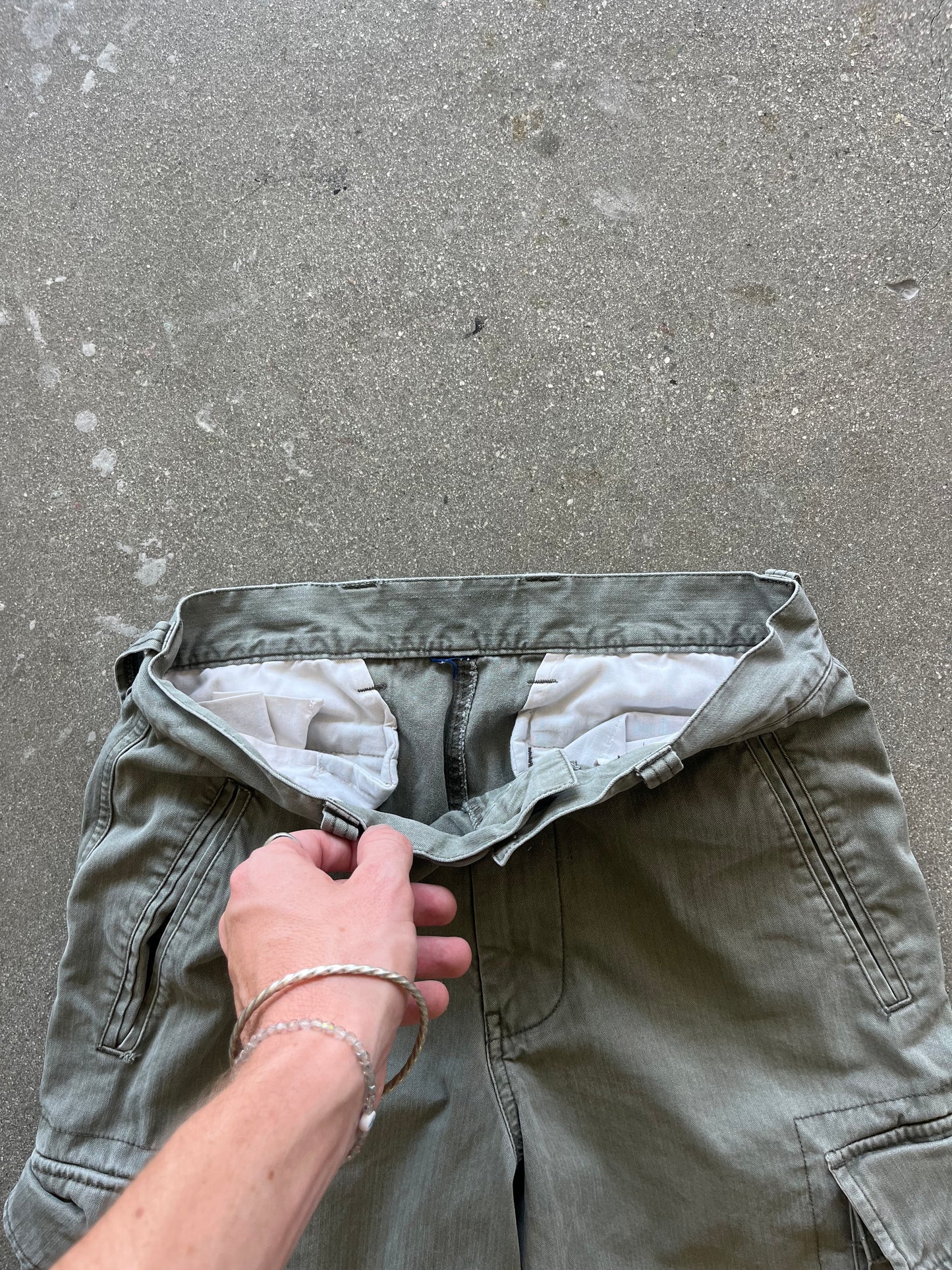 2000’S BAGGY SAGE GREEN CARGOS - 32