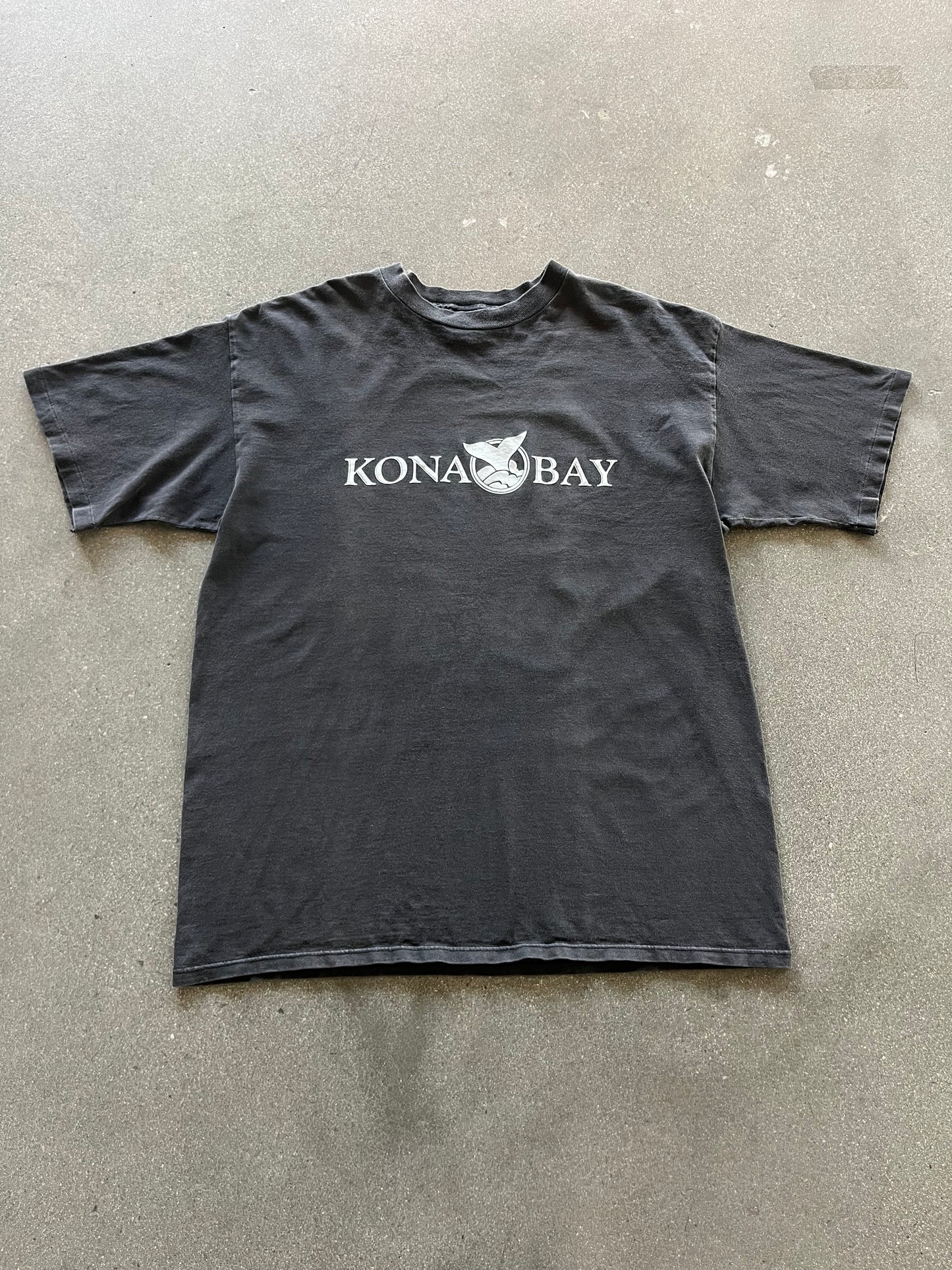 90’S FADED “KONA BAY” TEE - BOXY L/XL