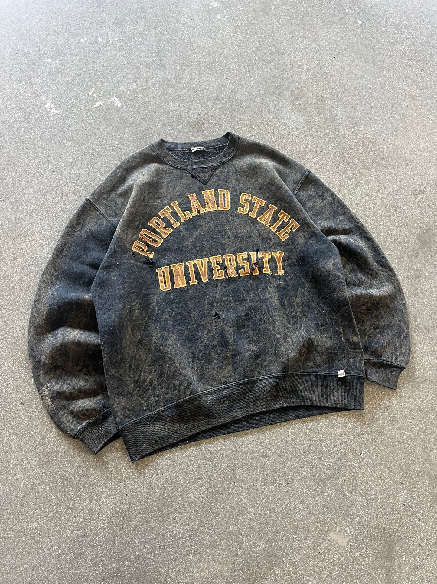 90’S BLACK ACID WASH “PORTLAND STATE” RUSSELL CREWNECK - BOXY L