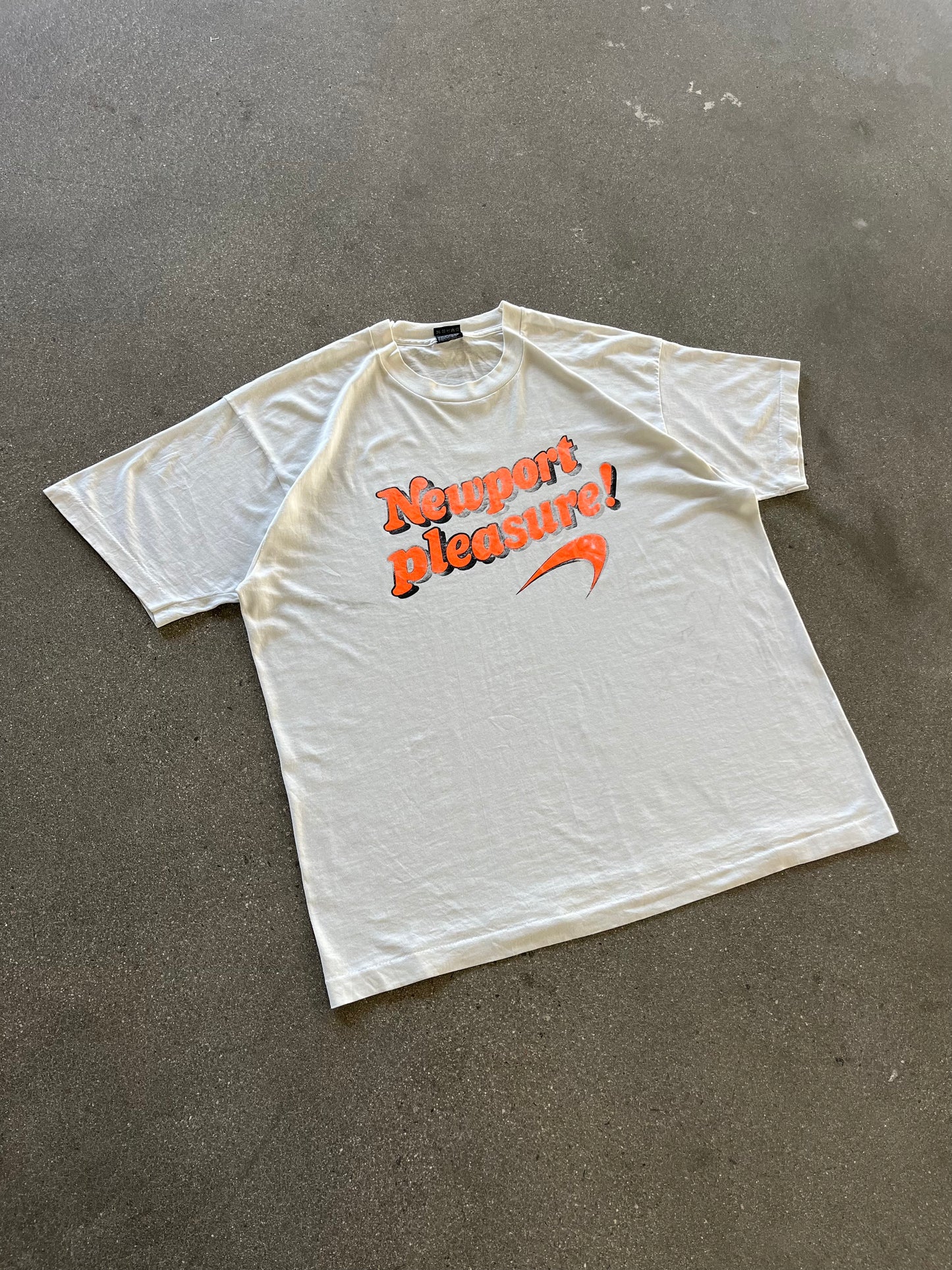 90’S “NEWPORT PLEASURE” CIGARETTE TEE - BOXY L/XL