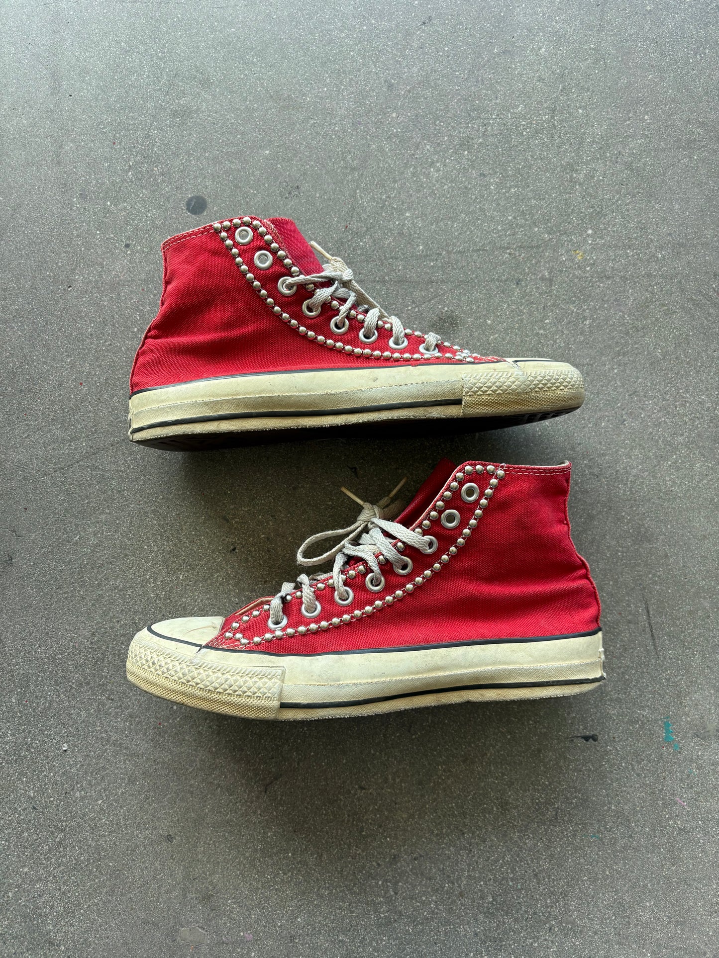 miUSA 90’S HIGH TOP STUDDED RED CONVERSE - 7.5 US MENS