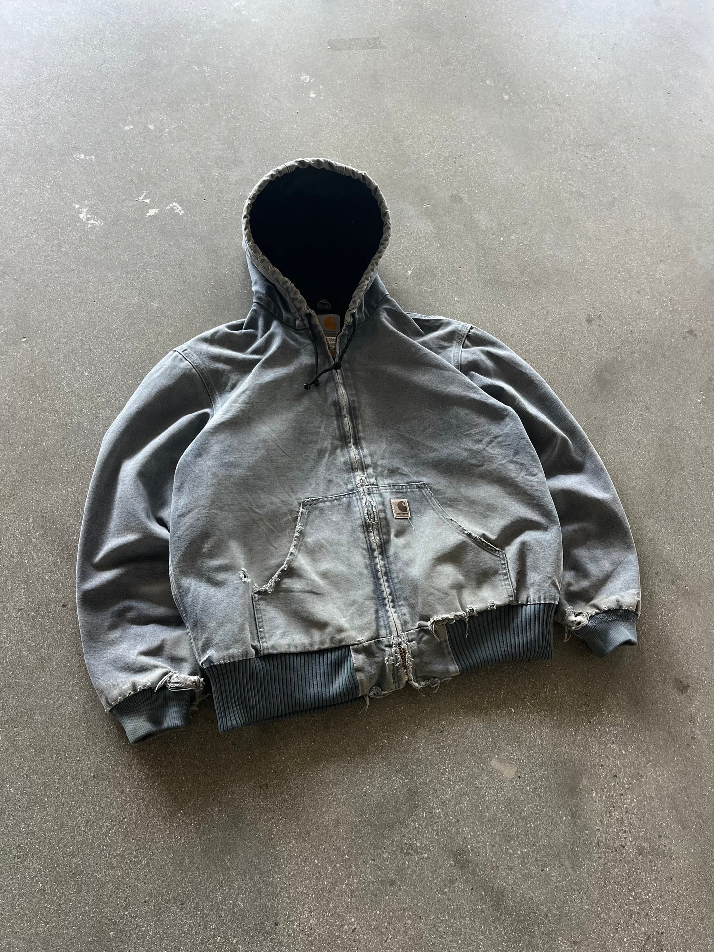 90’S DISTRESSED CEMENT GRAY CARHARTT HOODED WORK JACKET - BOXY M/L