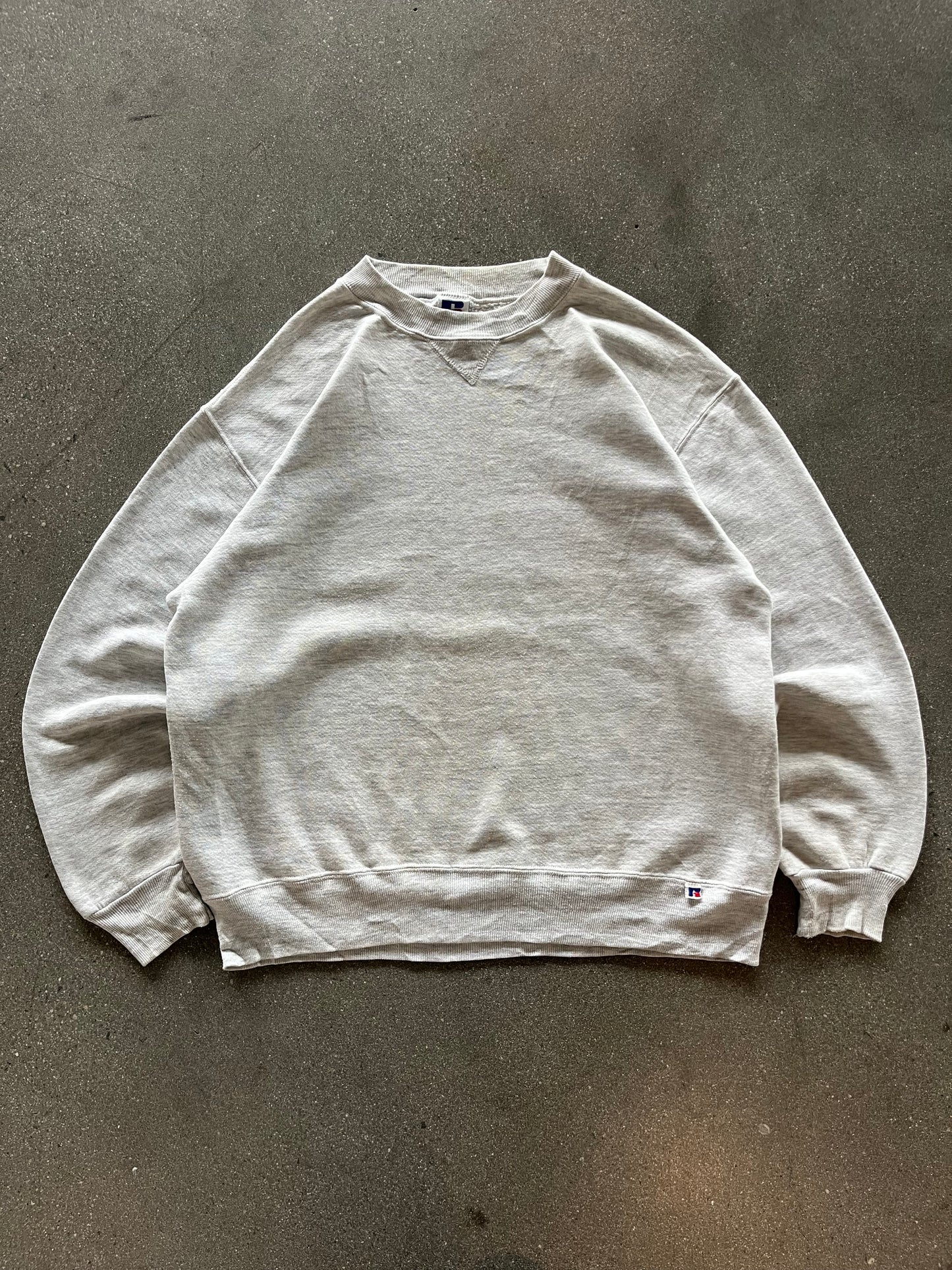 90’S HEATHER GRAY RUSSELL ATHLETIC CREWNECK - BOXY L