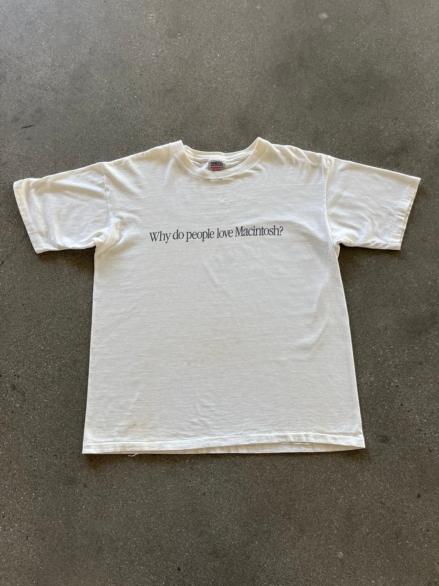 90’S “WHY DO PEOPLE LOVE MACINTOSH?” APPLE TEE - L