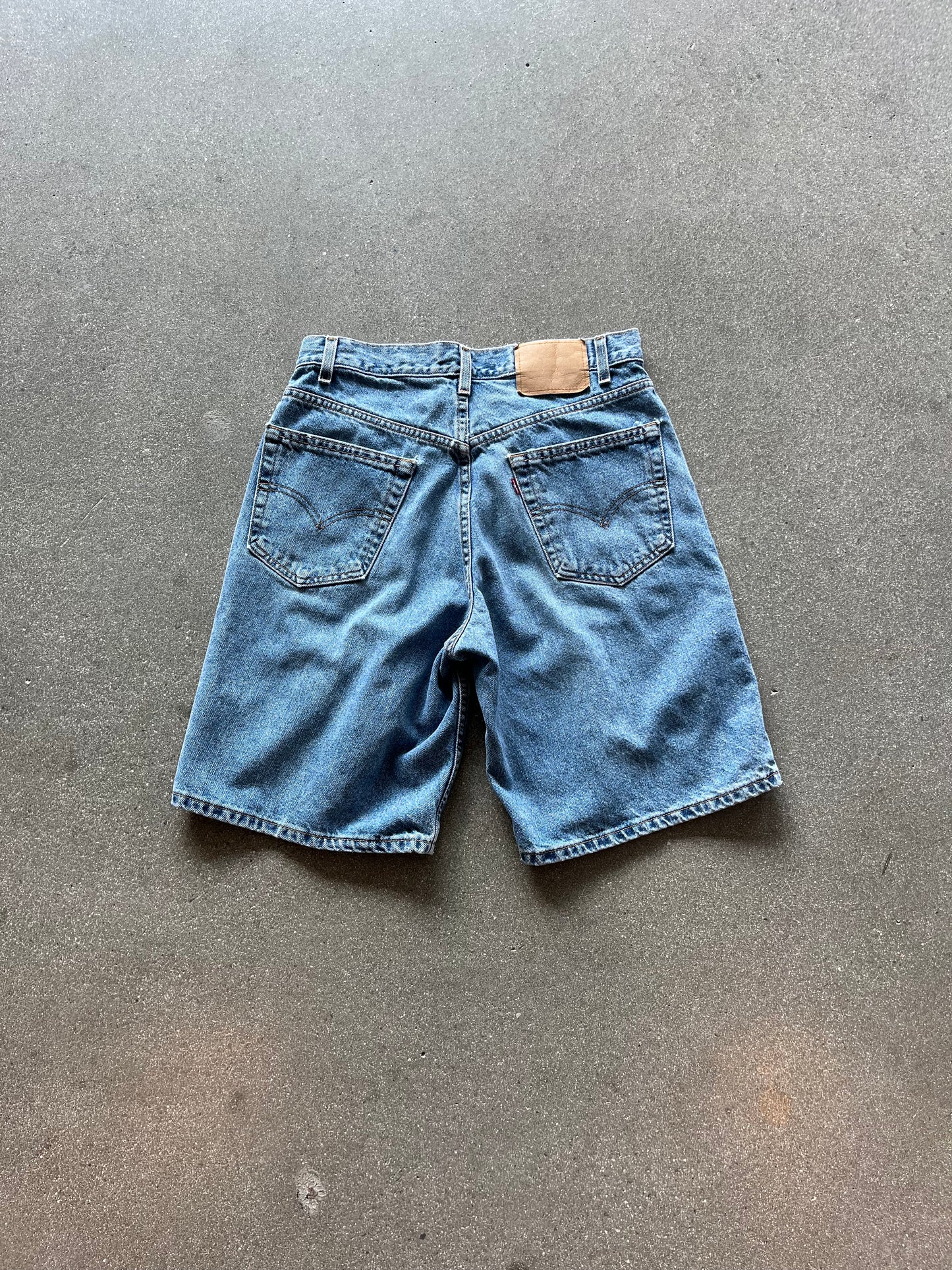90’S LEVI’S 550 RELAXED FIT JORTS - 32