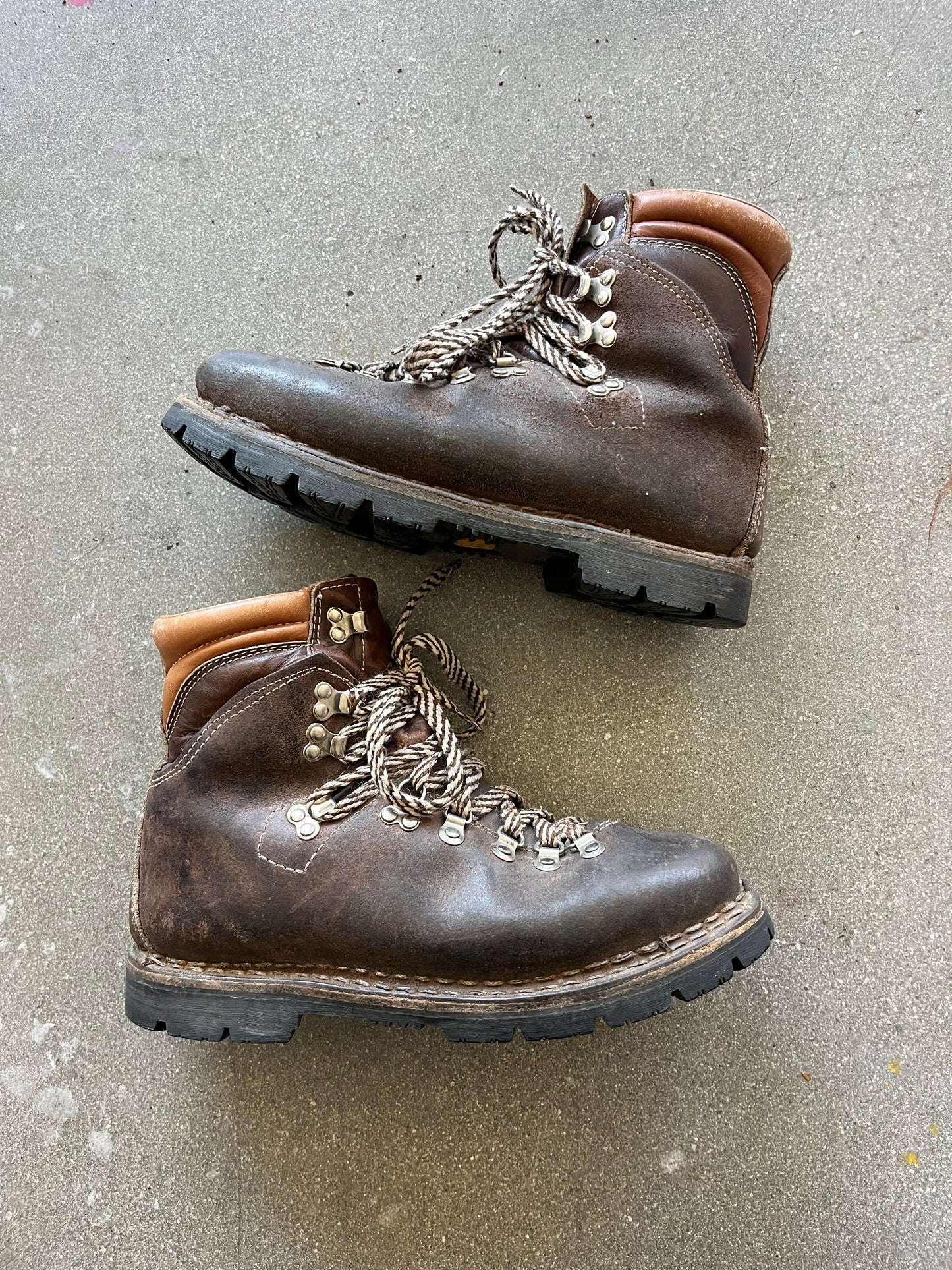 90’S THOM MCAN ITALIAN DARK BROWN LEATHER HIKING BOOTS - 9 US MEN
