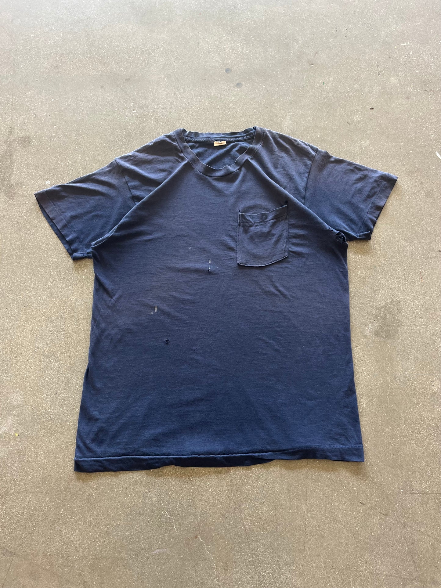 80’S THRASHED NAVY BLUE POCKET TEE - L/XL