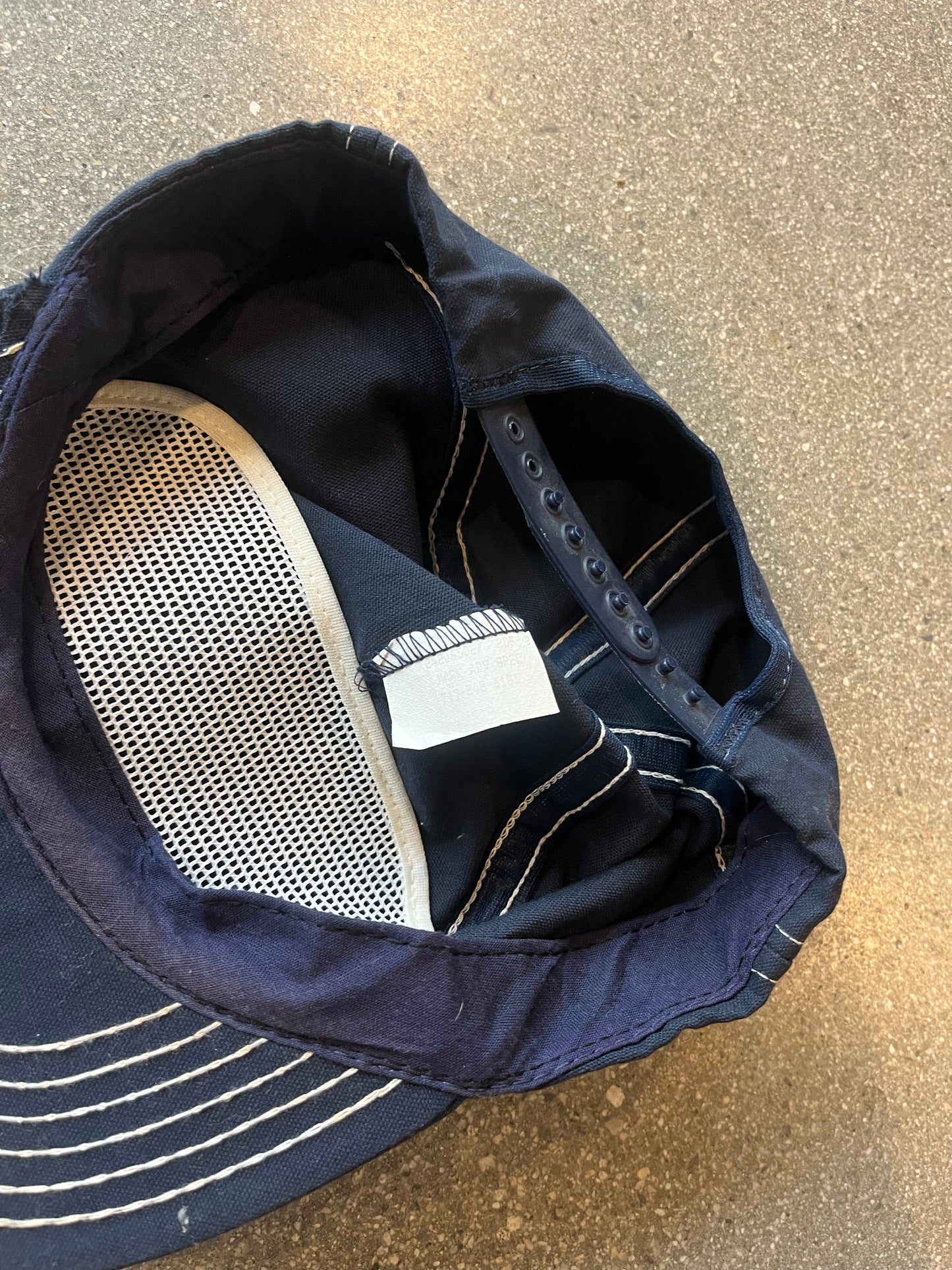 90’S NAVY HORSESHOE INN HAT - ONE SIZE