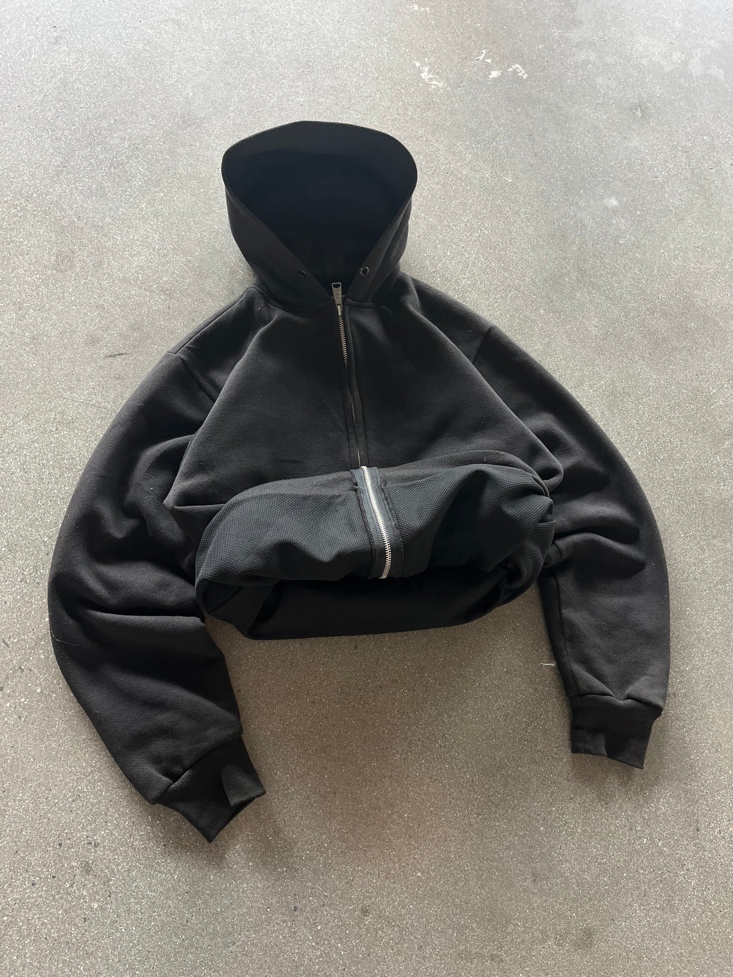 90’S JET BLACK WAFFLE LINED CARHARTT ZIP UP HOODIE - BOXY M/L