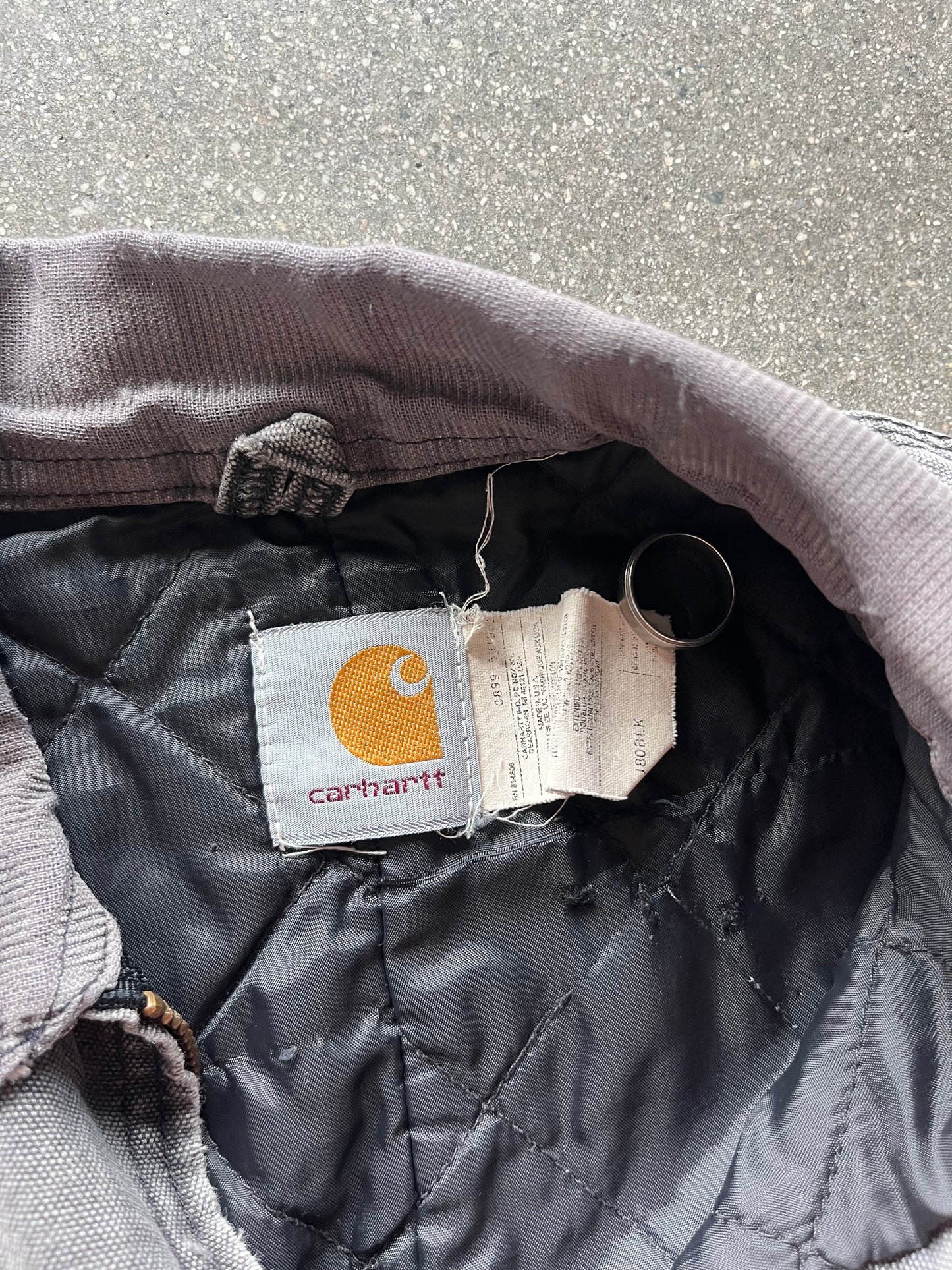 90’S DISTRESSED CEMENT GRAY CARHARTT DETROIT JACKET - BOXY M/L