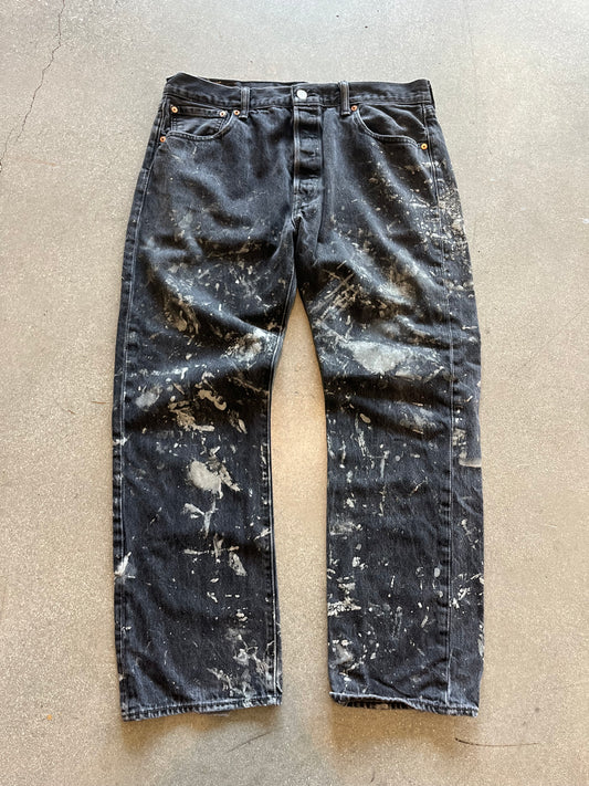 90’S BLACK PAINT SPLATTERED 501 LEVI’S - 32