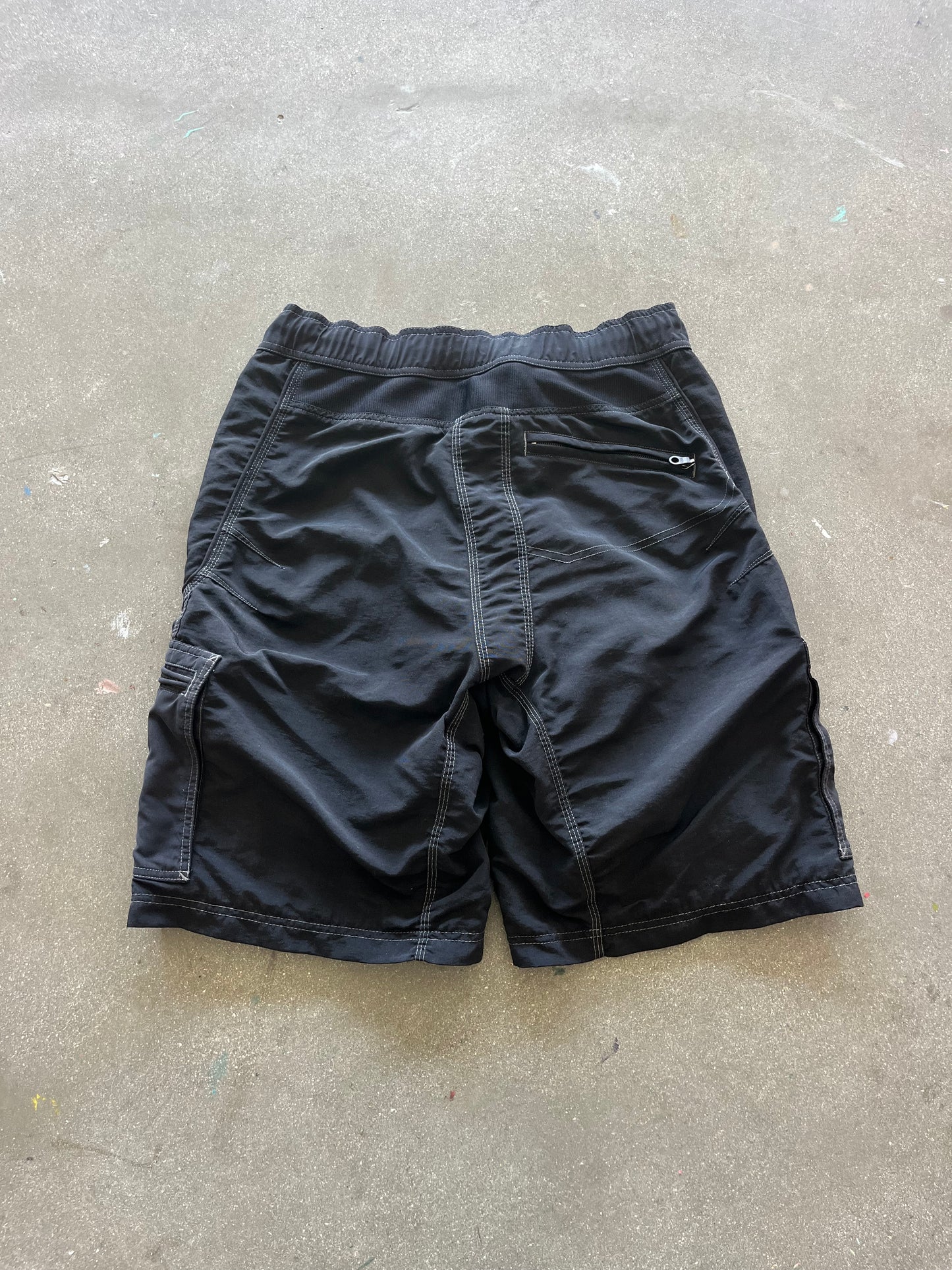 90’S JET BLACK OAKLEY TACTICAL ZIP SHORTS - L