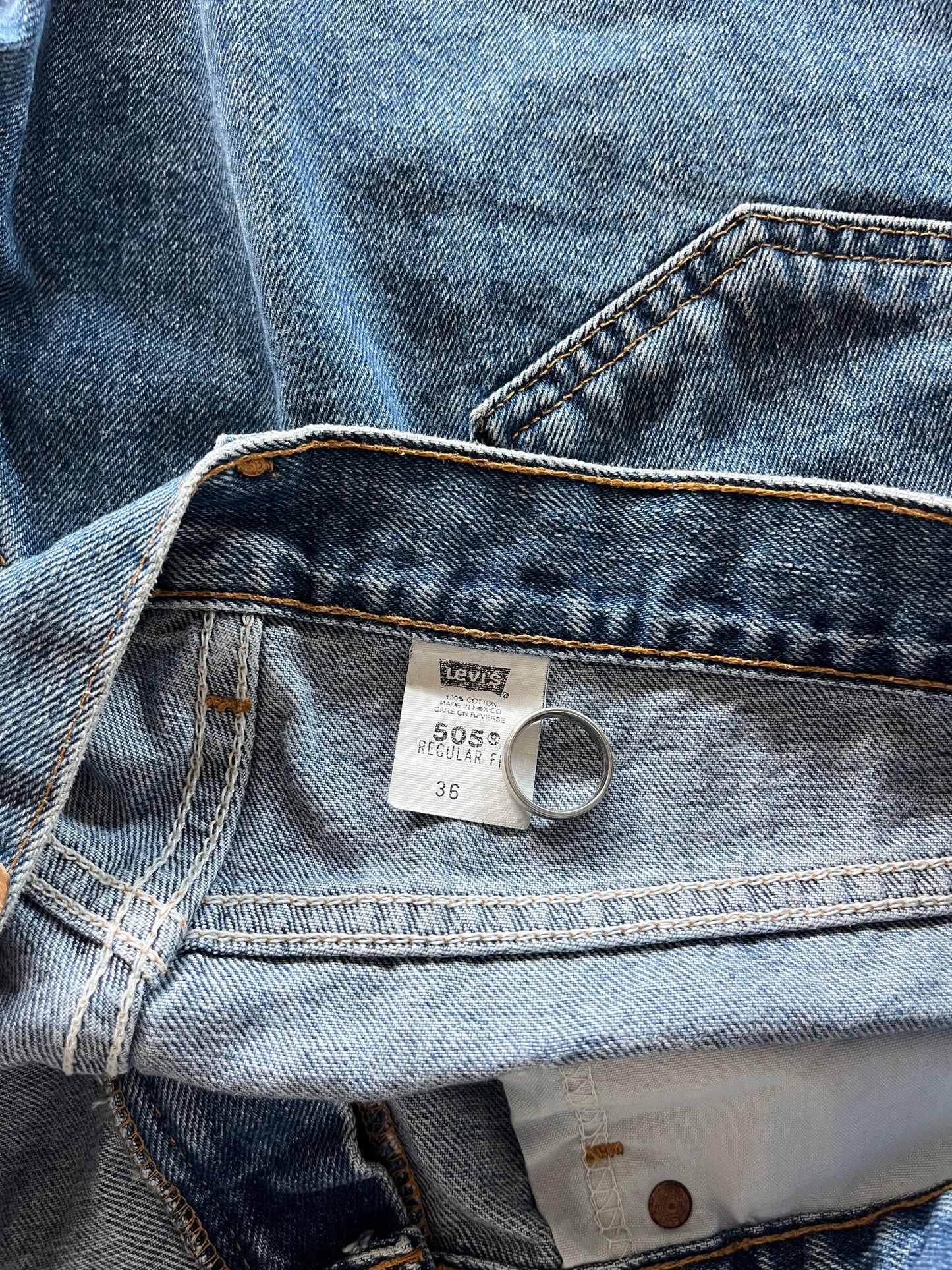90’S LEVI’S 505 JORTS - 36