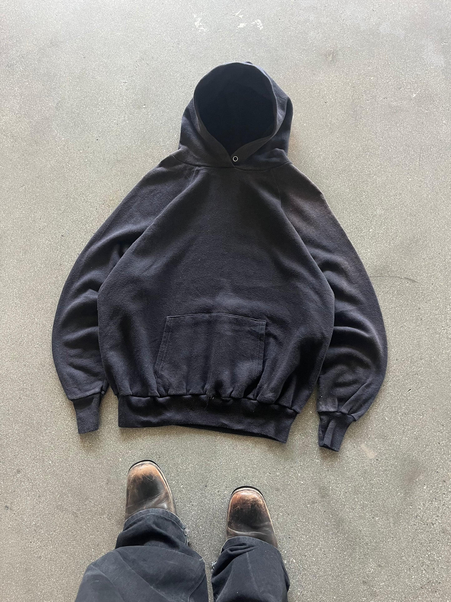 80’S RAGLAN SUNFADED BLACK BLANK HOODIE - BOXY M/L