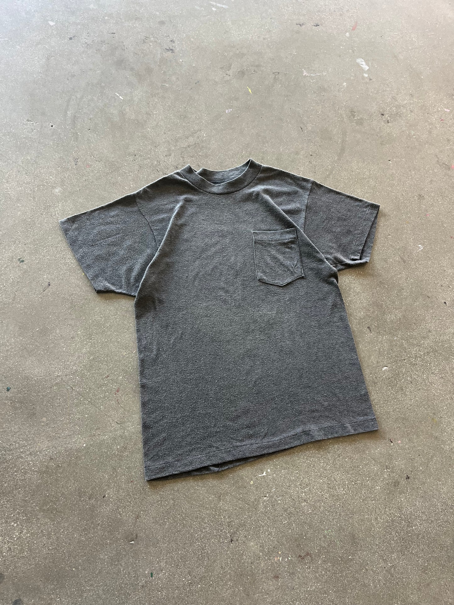 90’S CHARCOAL POCKET TEE - S