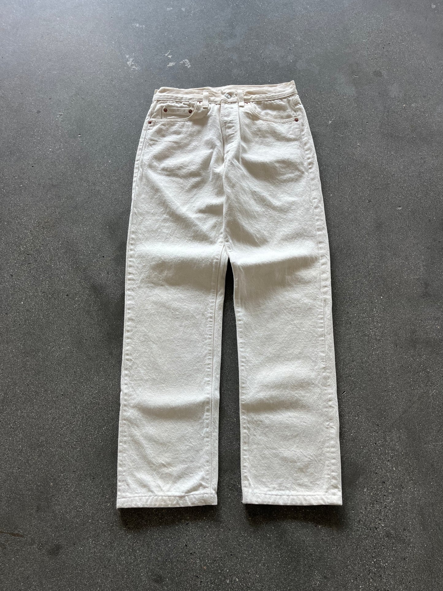 80’S IVORY BUTTON FLY LEVI’S 501’S - 31