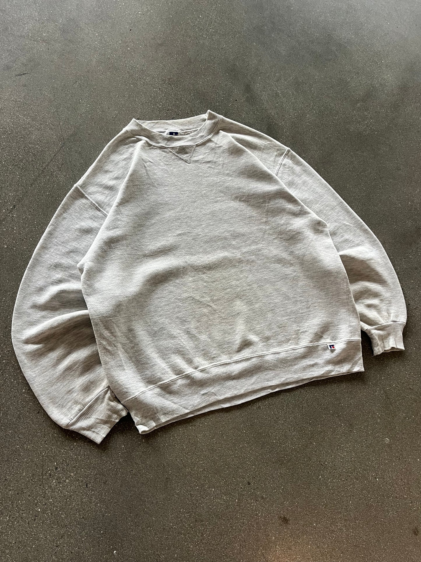 90’S HEATHER GRAY RUSSELL ATHLETIC CREWNECK - BOXY L