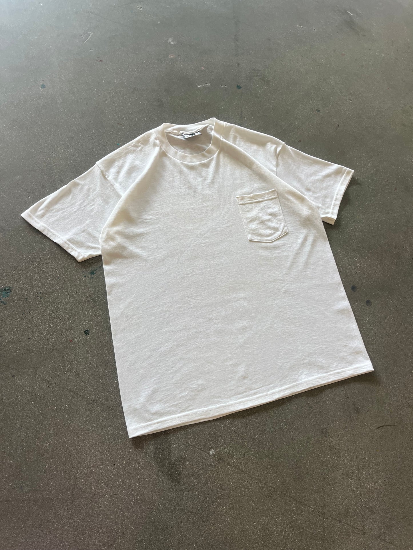 90’S WHITE POCKET TEE - L/XL