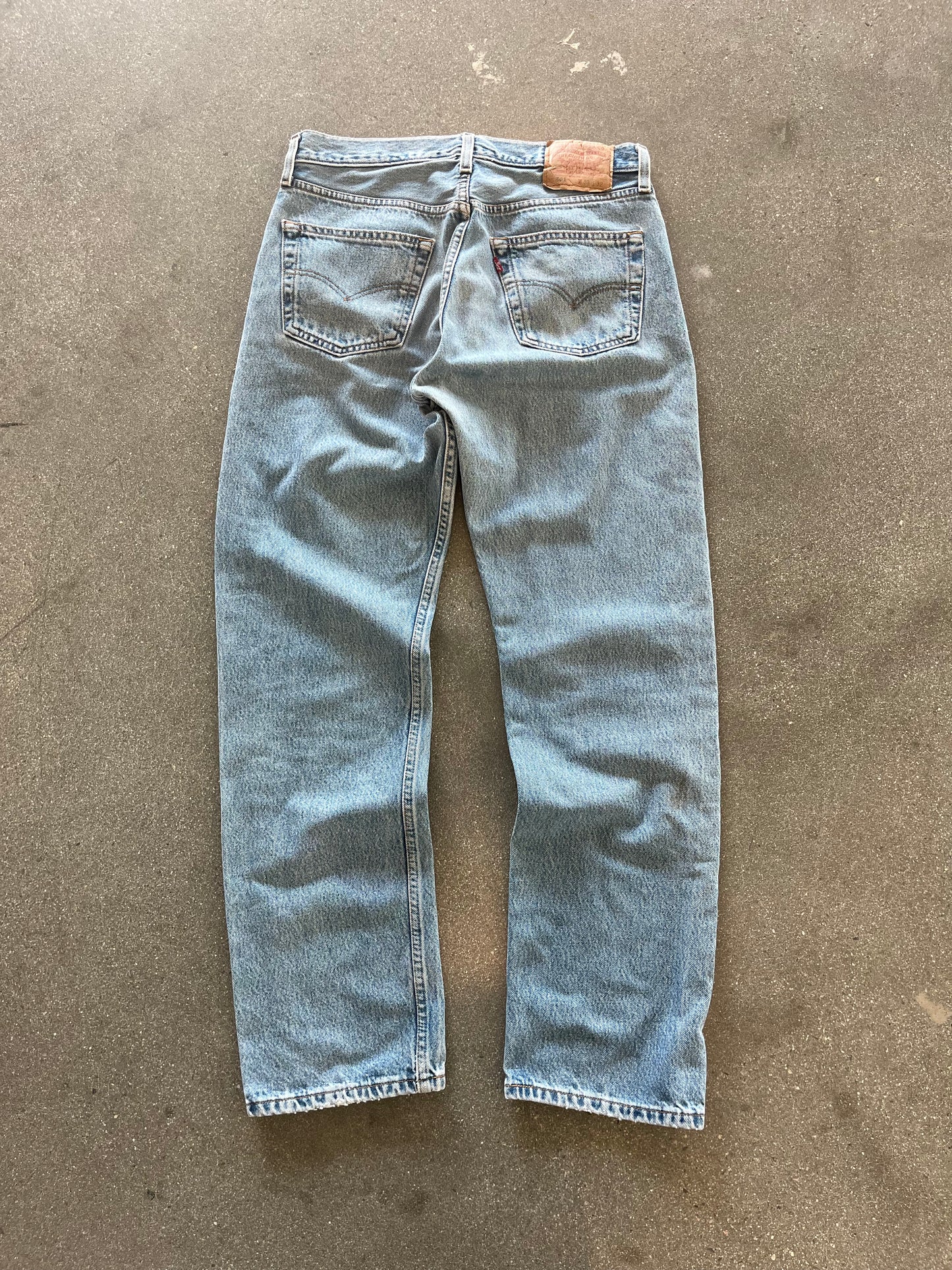 90’S LIGHT WASHED 501 LEVI’S - 33