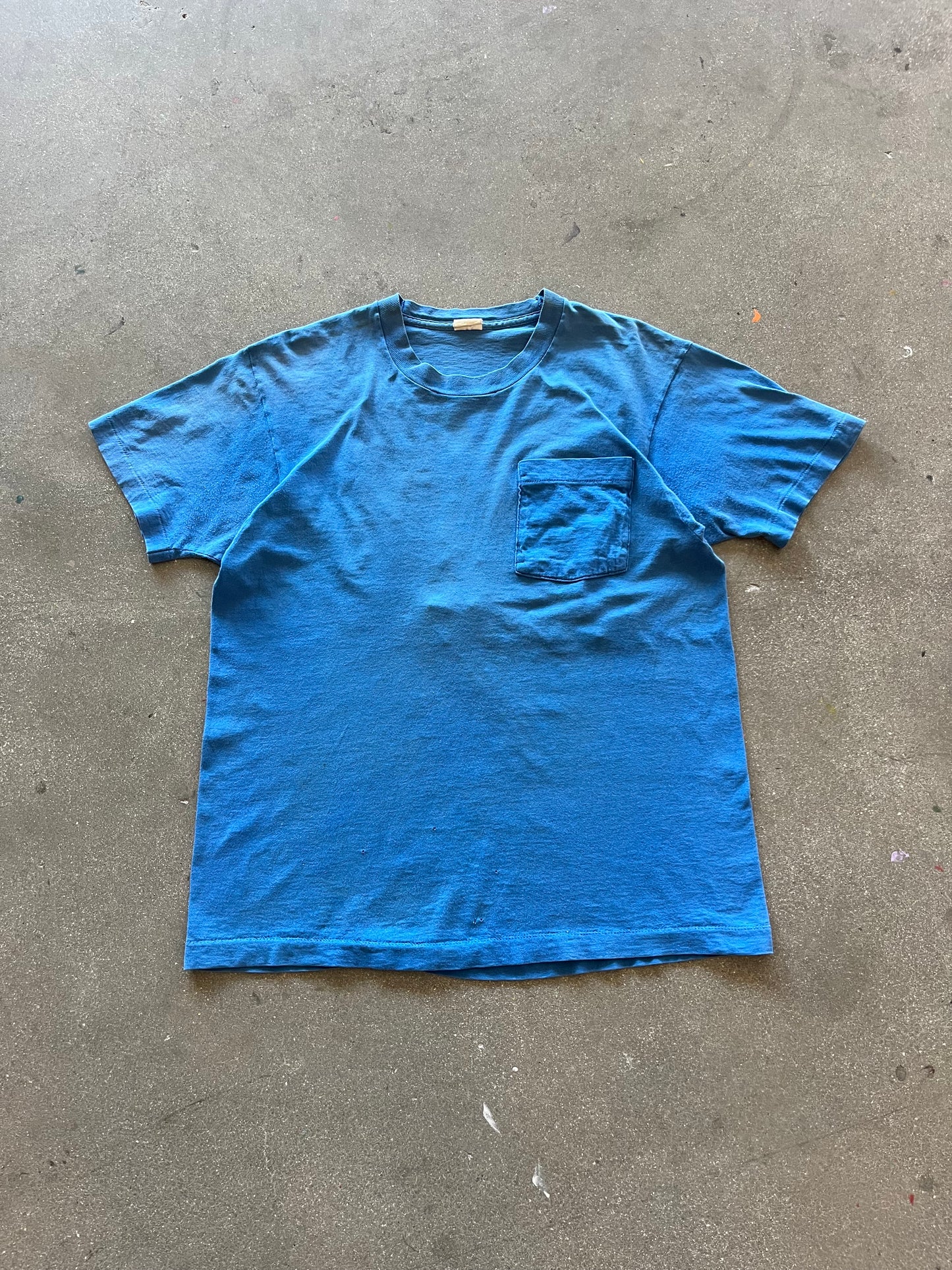 90’S FADED BLUE “POLAN’S GARAGE” POCKET TEE - M