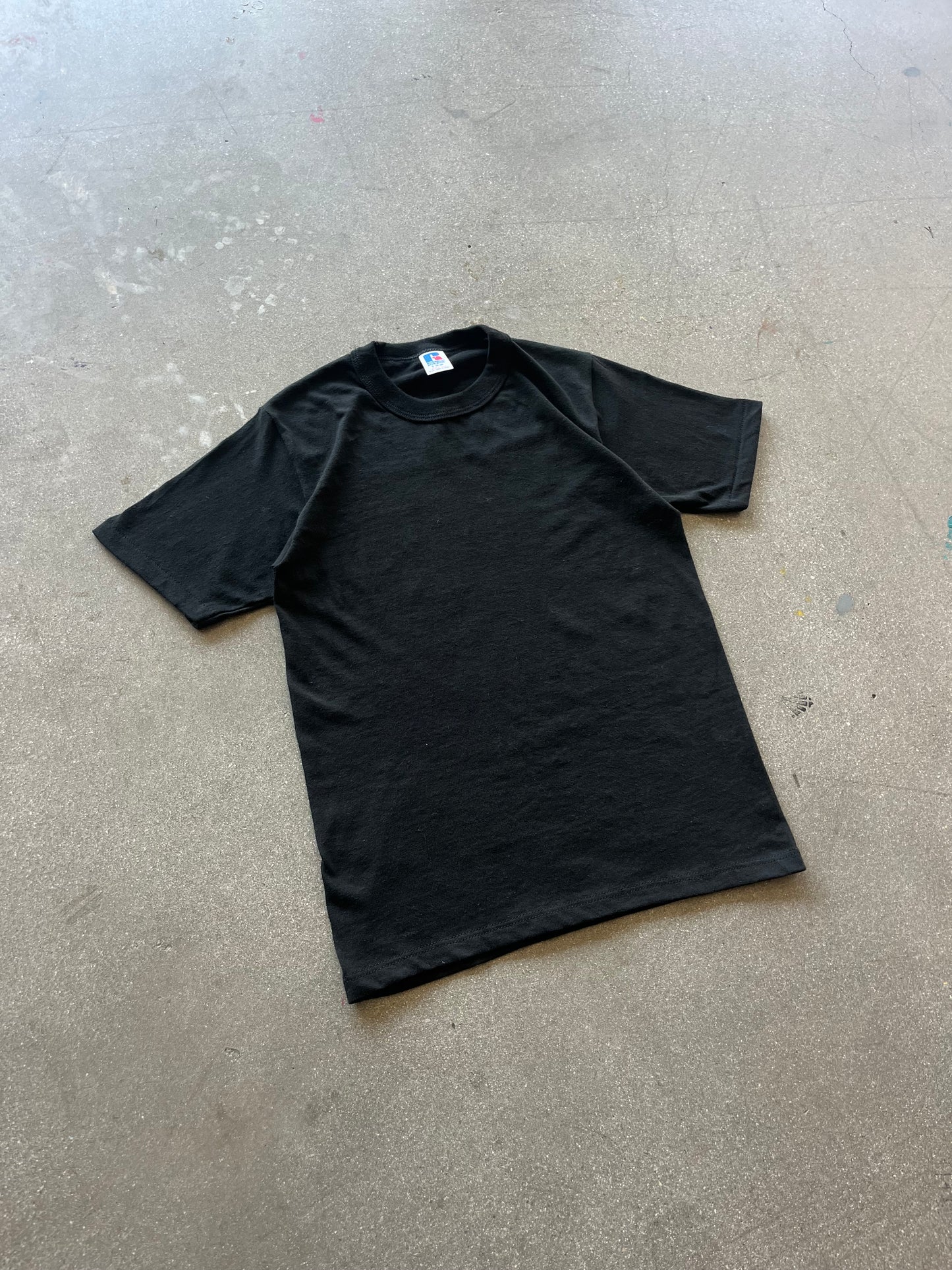 90’S BLACK RUSSELL BLANK TEE - S