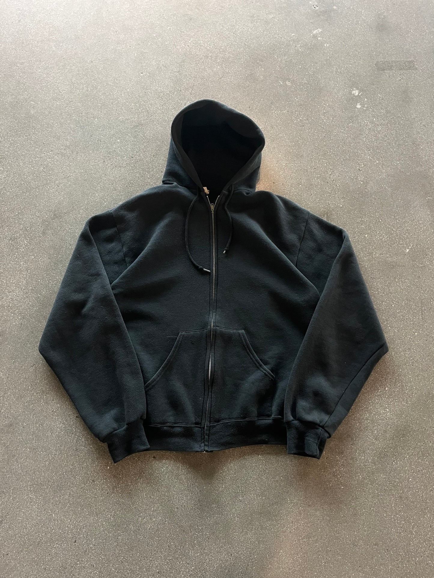 90’S BLACK ZIP UP HOODIE - L