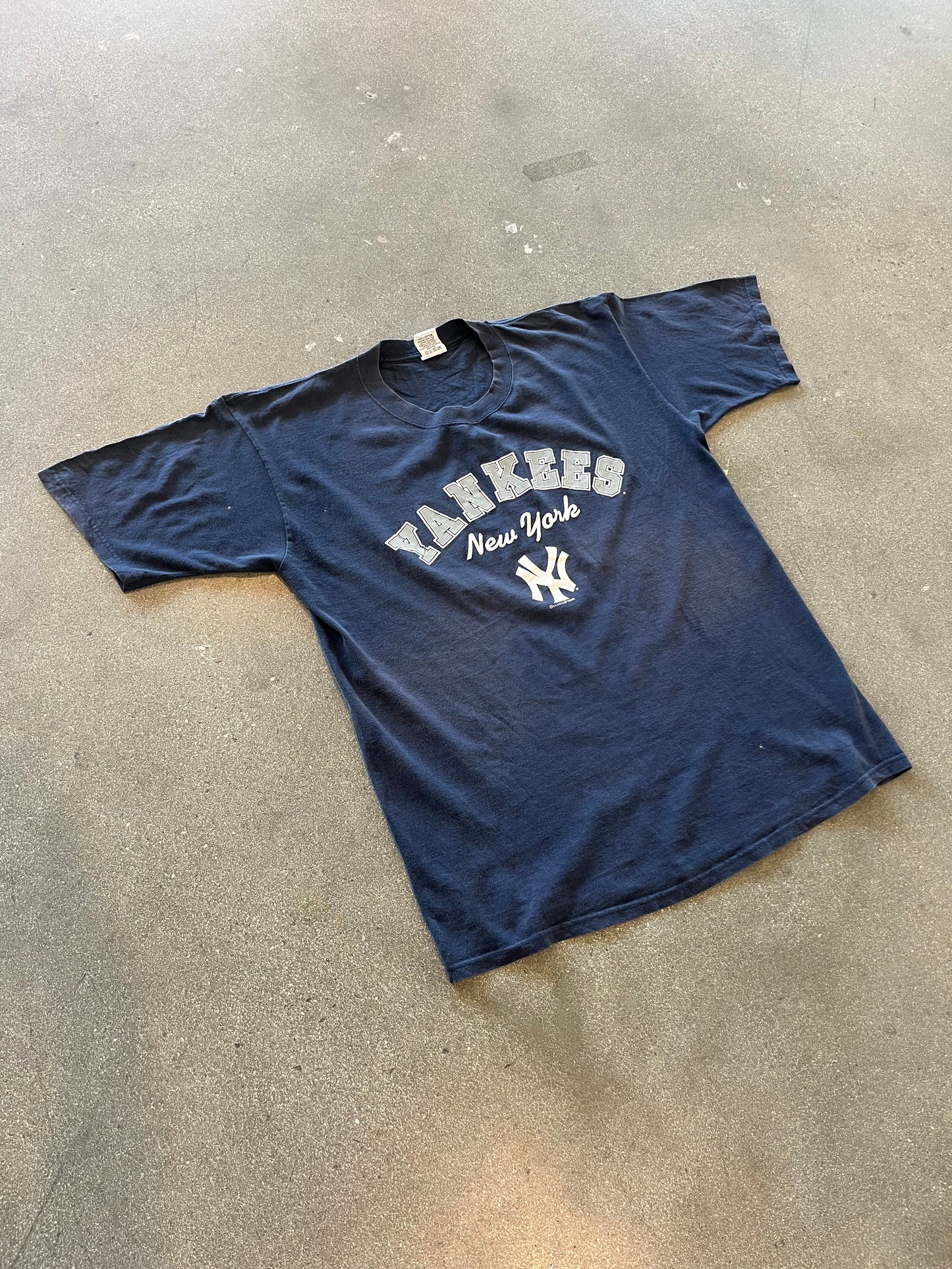2000’S YANKEES TEE - XXL