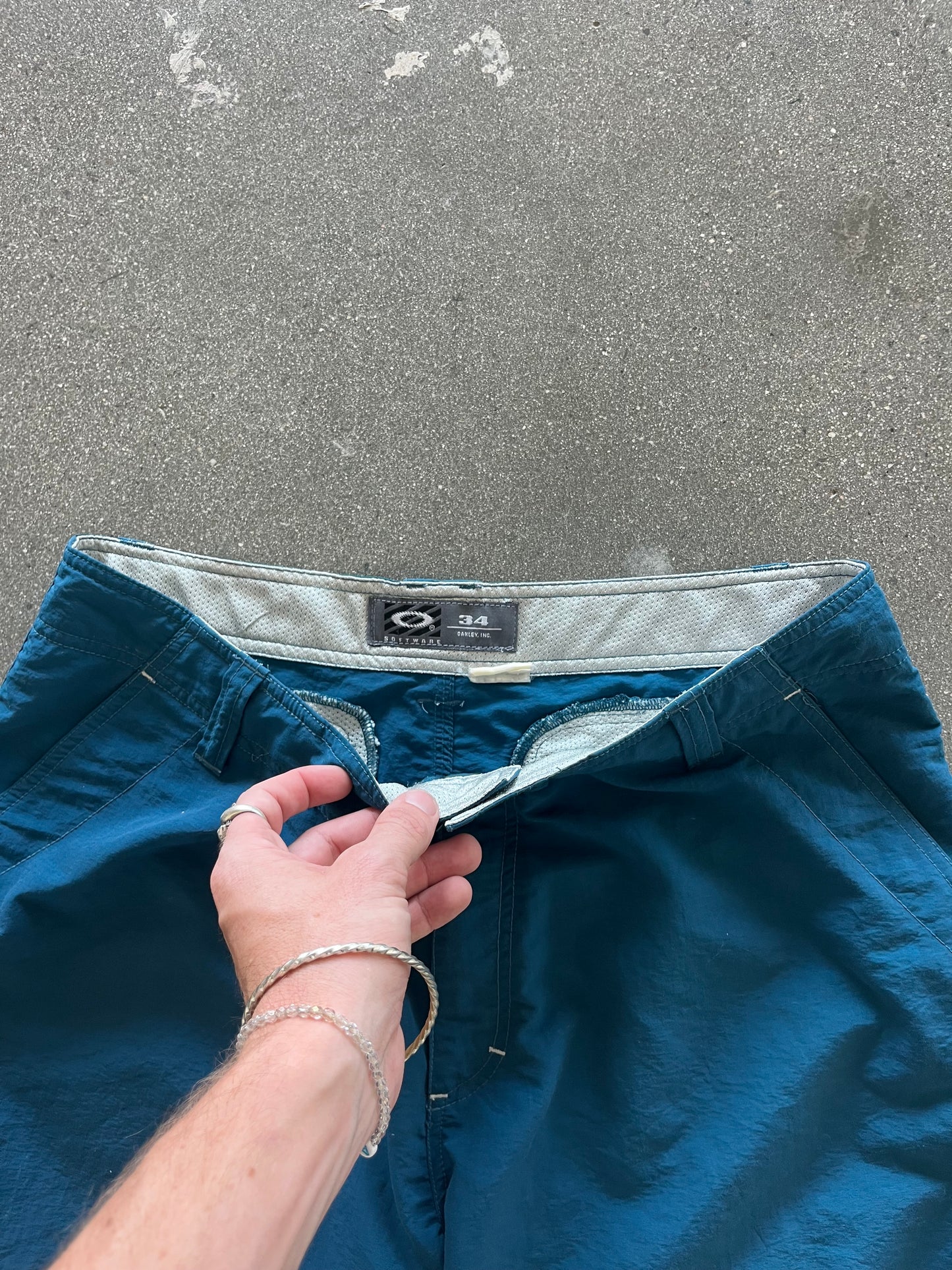 90’S OAKLEY SOFTWARE BOARD SHORTS - 34