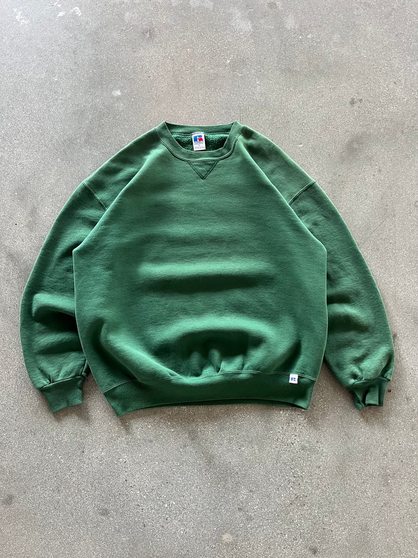 90’s FOREST GREEN RUSSELL CREWNECK - BOXY L/XL