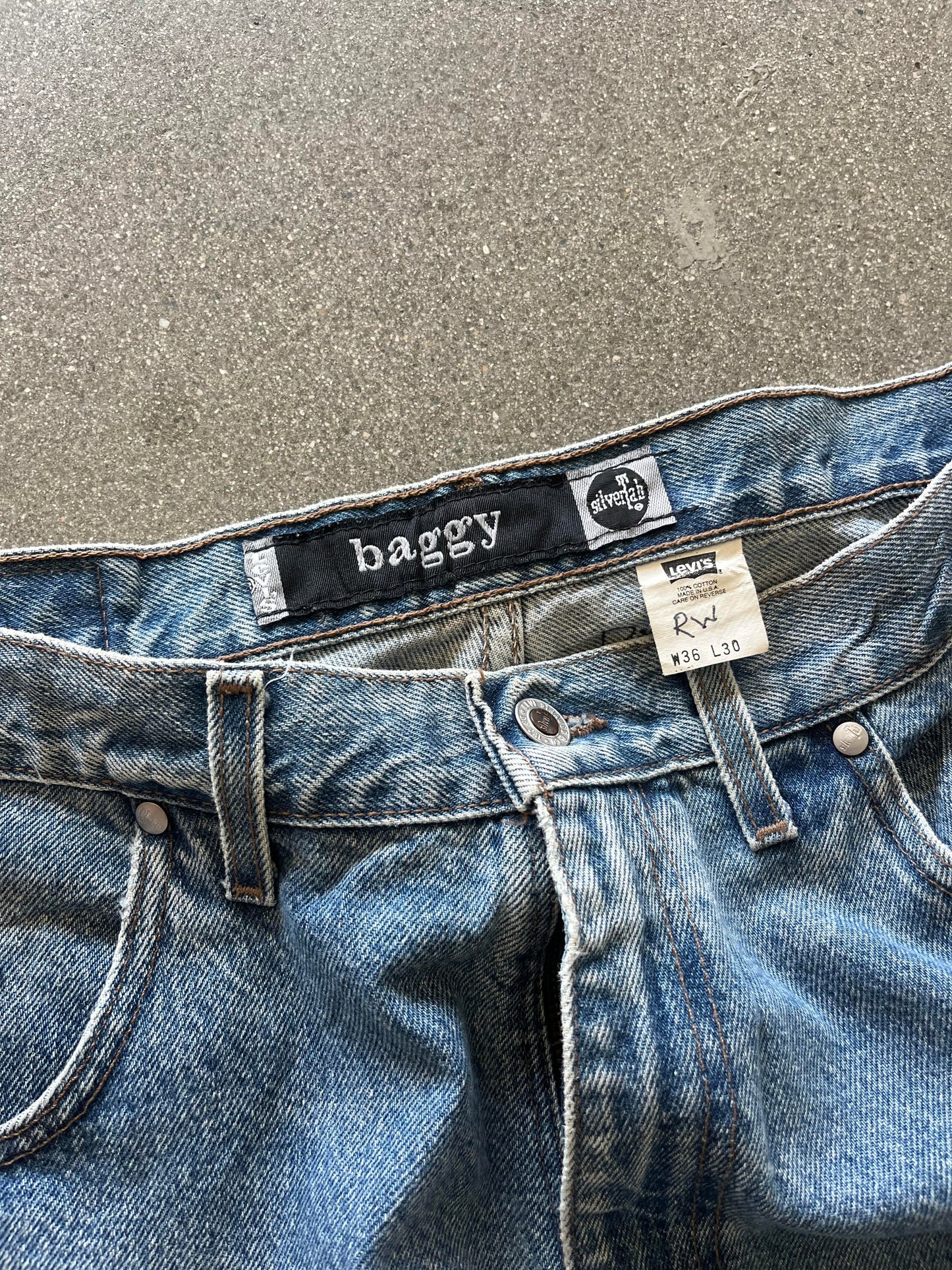 90'S BAGGY LEVI'S SILVERTABS - 36
